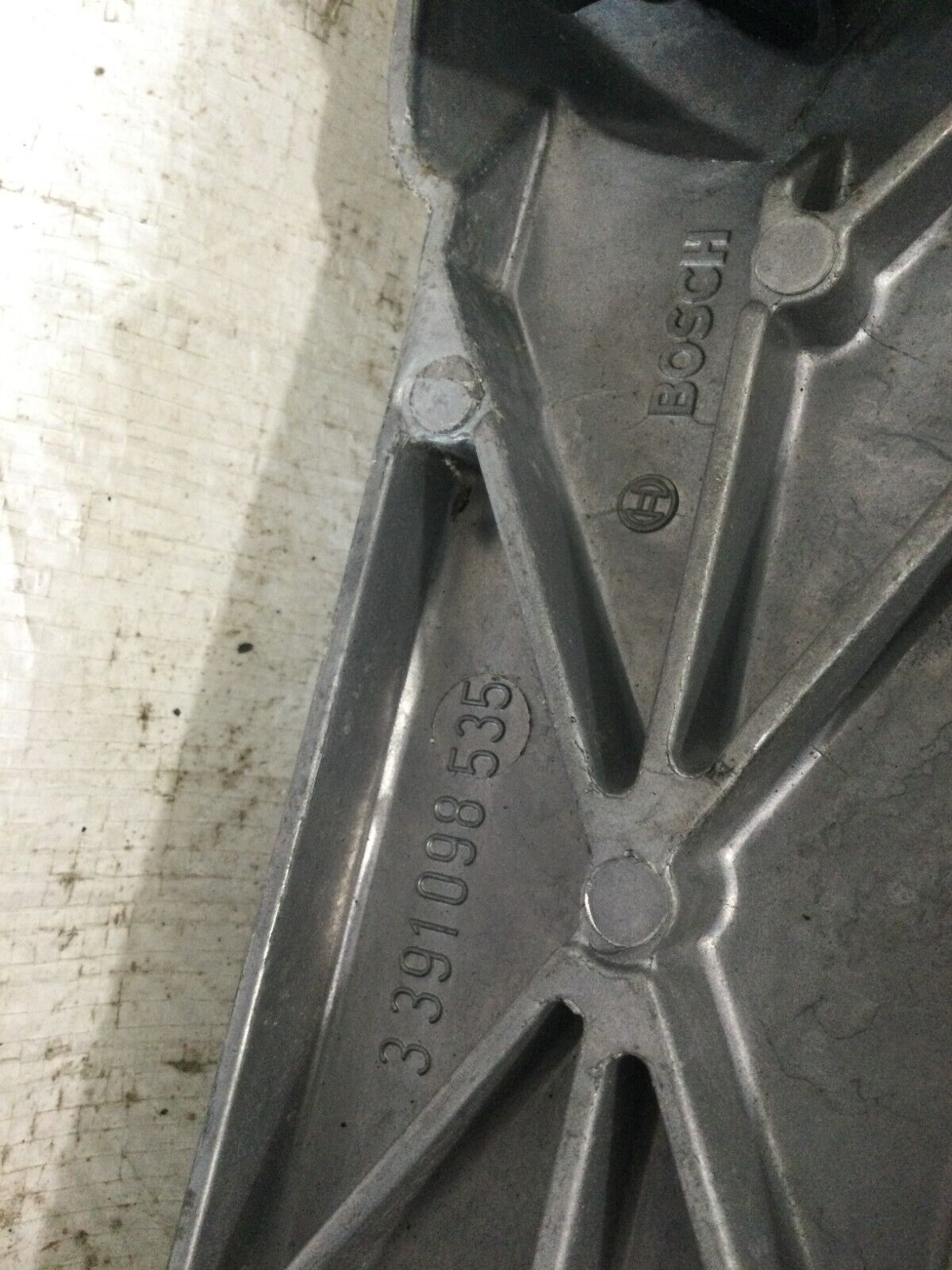 2004 Mercedes-Benz S-Class Windshield Wiper Motor Linkage 0390241435 OEM