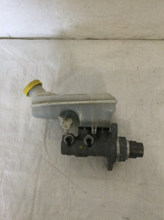 2012 Chrysler Town & Country Master Brake Cylinder W/ Reservoir OEM 04581491AA