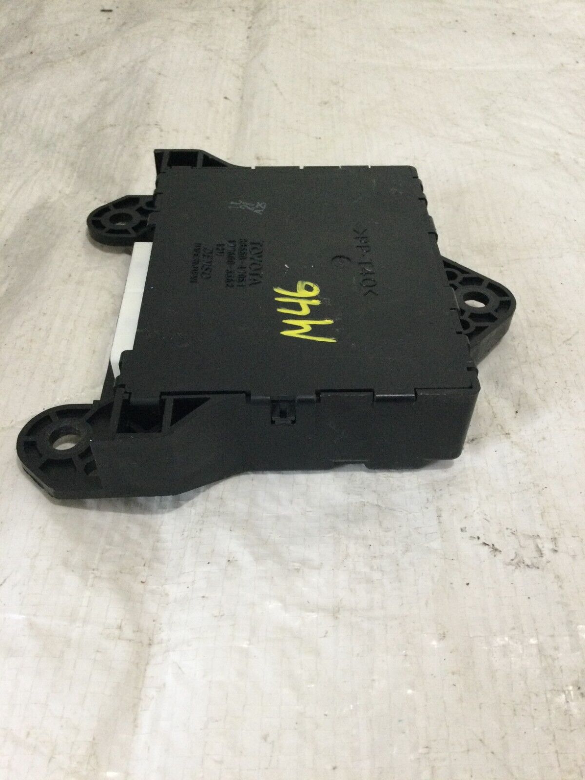2004-2009 Toyota Prius Temperature Control Module  88650-47051 OEM
