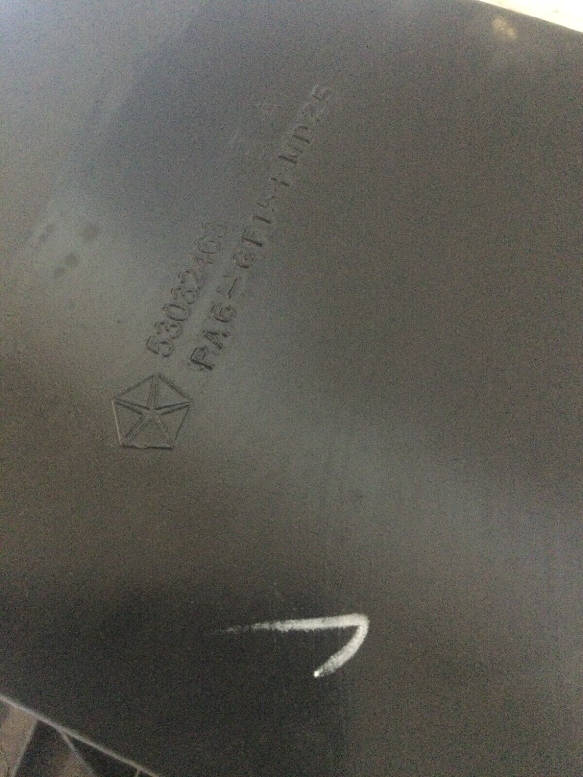 2003-2008 Dodge Ram 1500 5.7L Hemi Air Intake Resonator Housing Box OEM 53032463