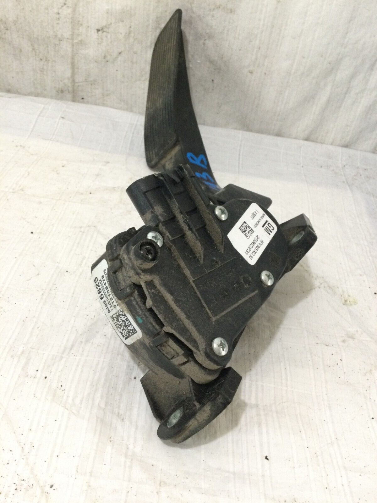 2018 Chevrolet Silverado 1500  Gas Pedal Accelerator Travel Sensor 23362231