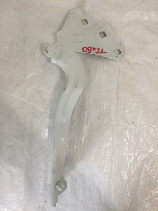 2021 Chevrolet Silverado 1500 Front Left Hinge 3388841 OEM