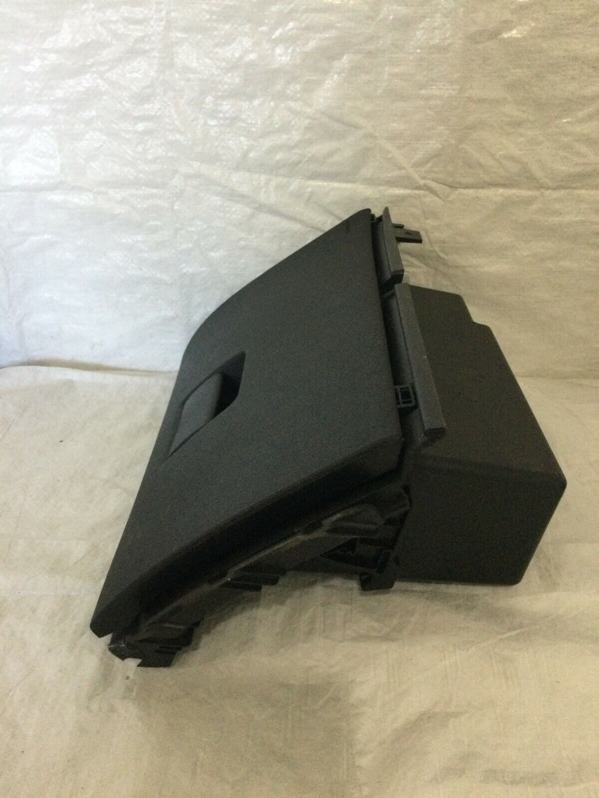 2016-2019 Chevy Cruze Storage Compartment Glove Box 84122176 OEM