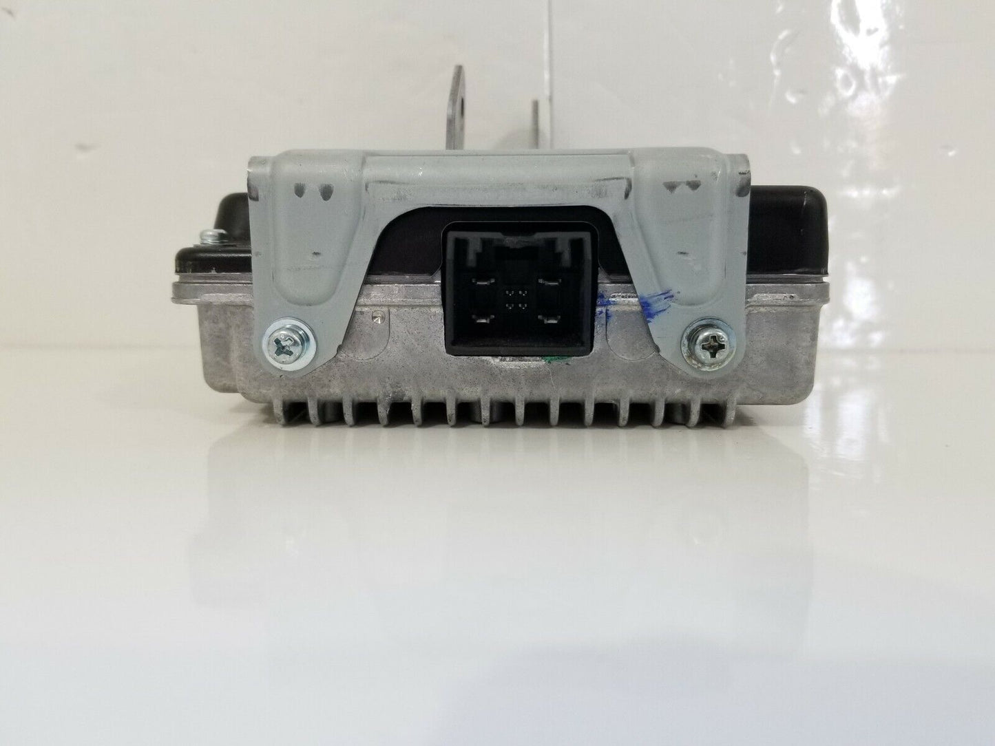 2019 Jeep Compass Power Inverter Module 68202292AA OEM 