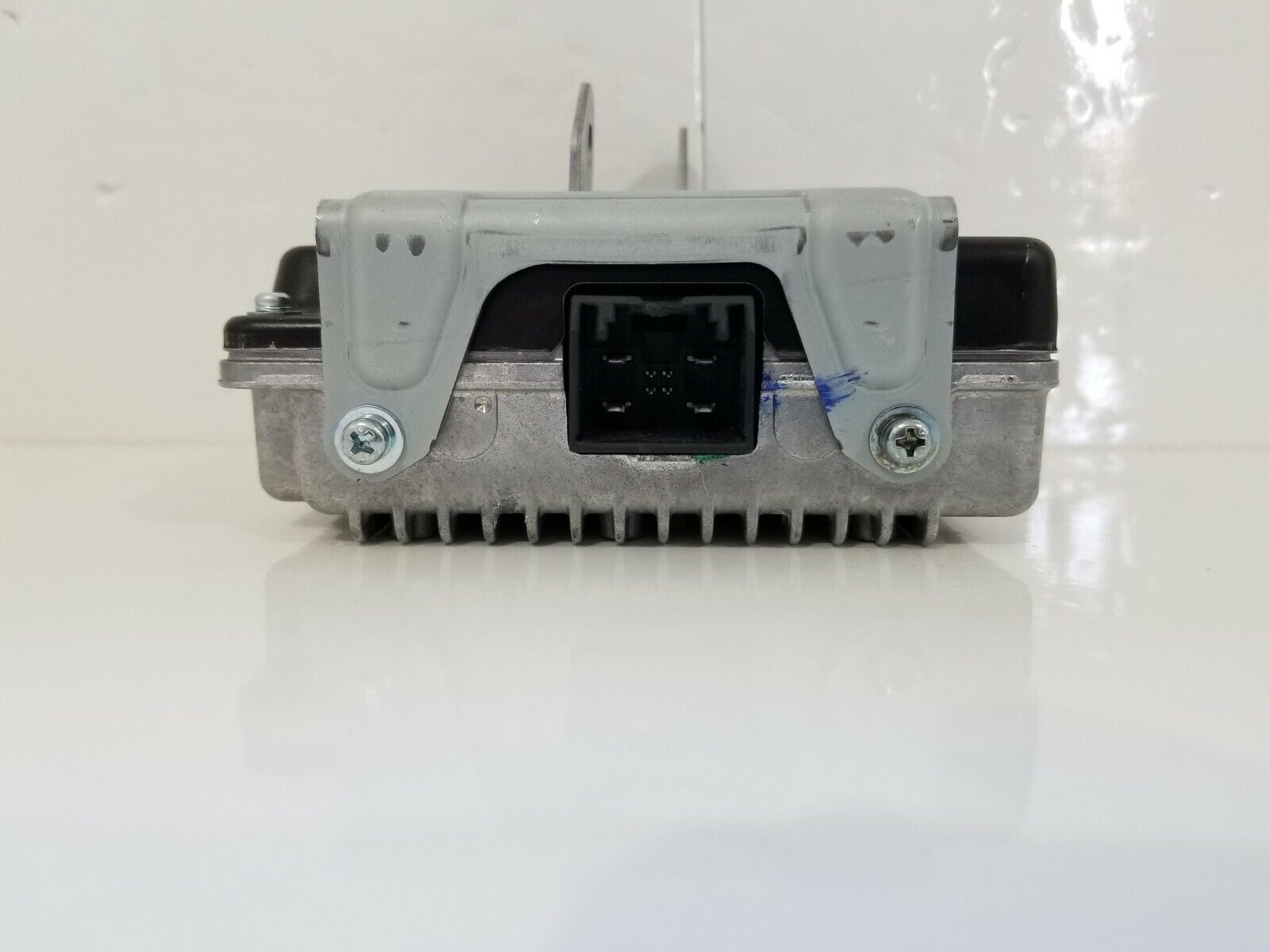 2019 Jeep Compass Power Inverter Module 68202292AA OEM 