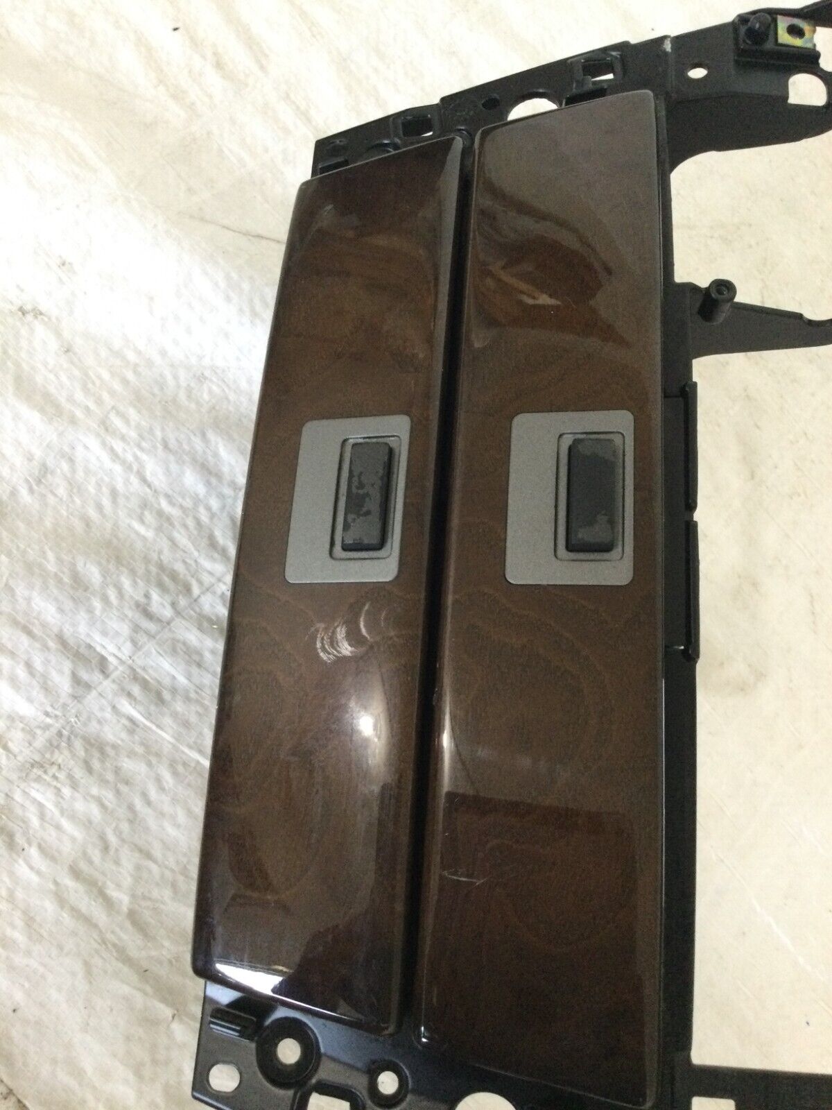 2004 BMW 745Li E65 E66 Center Console Dual Storage Wood grain OEM