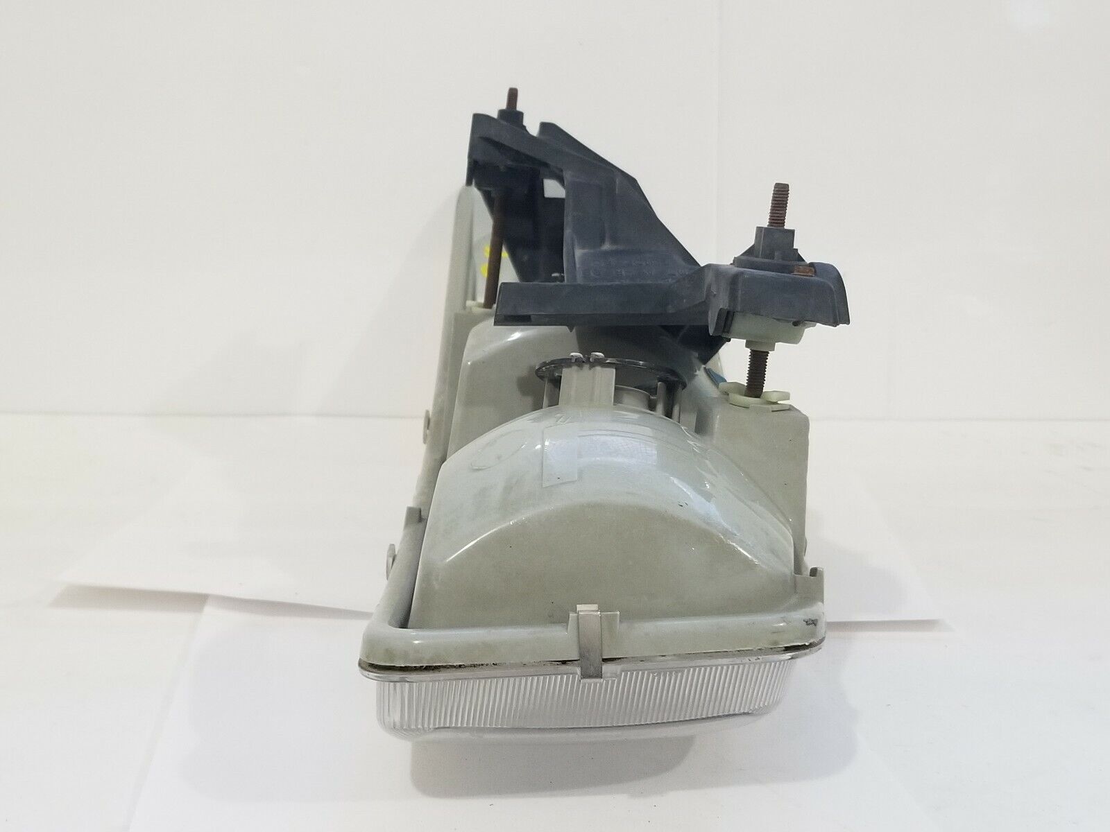 1999-2006 GMC Sierra 1500 LH Drivers Side Headlight Headlamp OEM 16524543