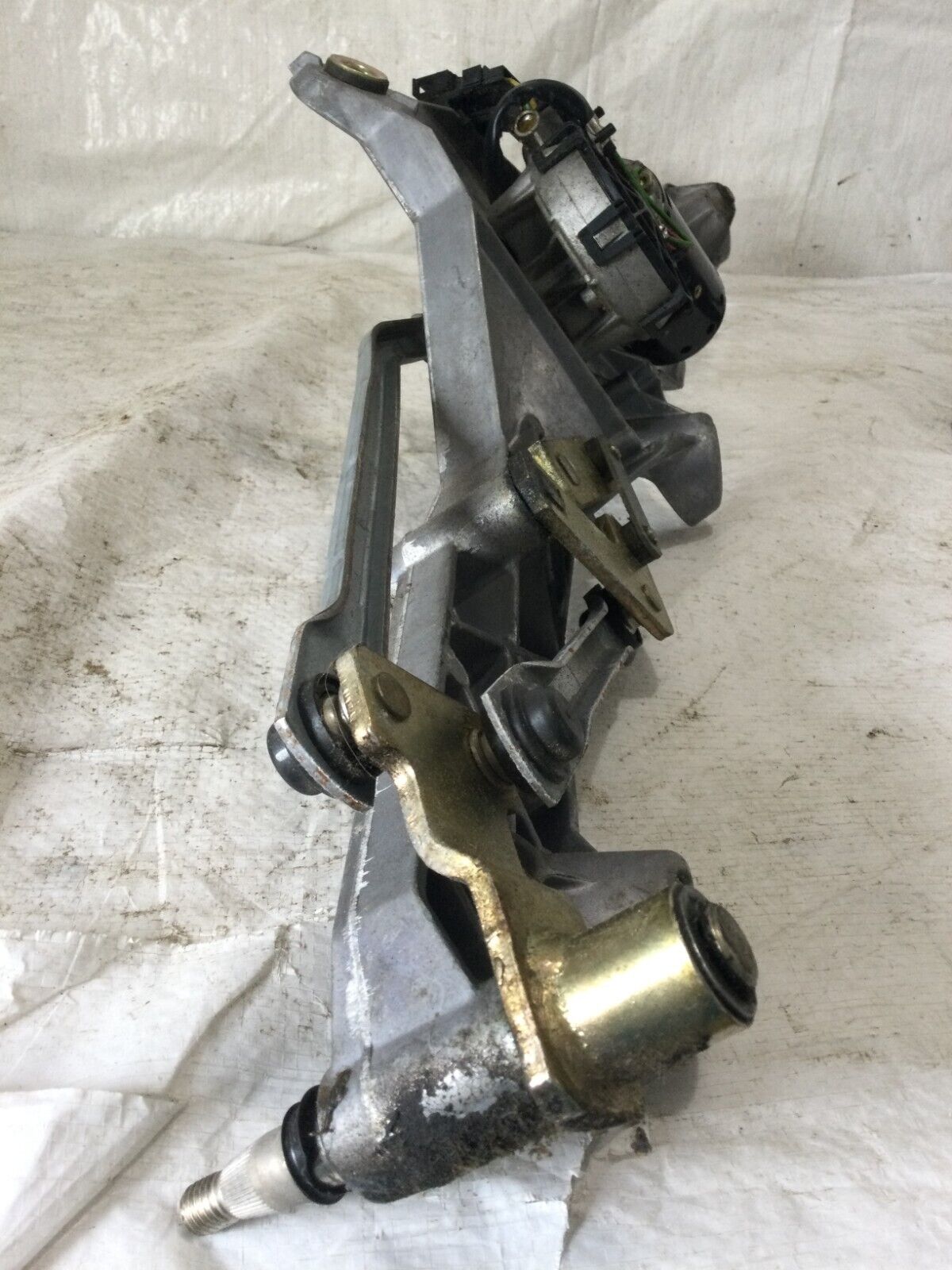 2004 Mercedes-Benz S-Class Windshield Wiper Motor Linkage 0390241435 OEM