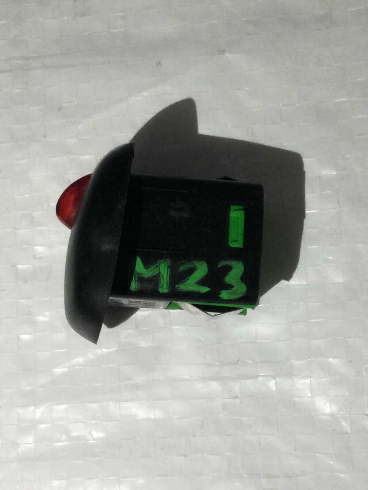 2004 Volvo S60 Security Alarm LED Light Sensor OEM 8624286