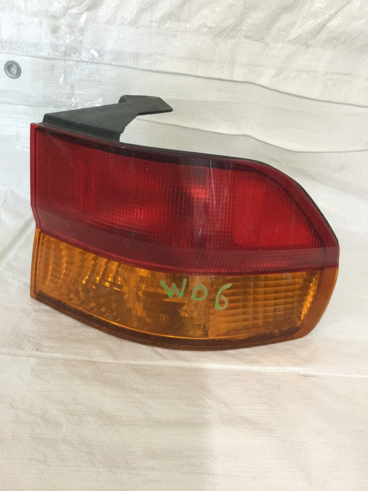 1999 - 2004 Honda Odyssey Tail Light Assembly Right Passenger Side MARKED DAMAGE