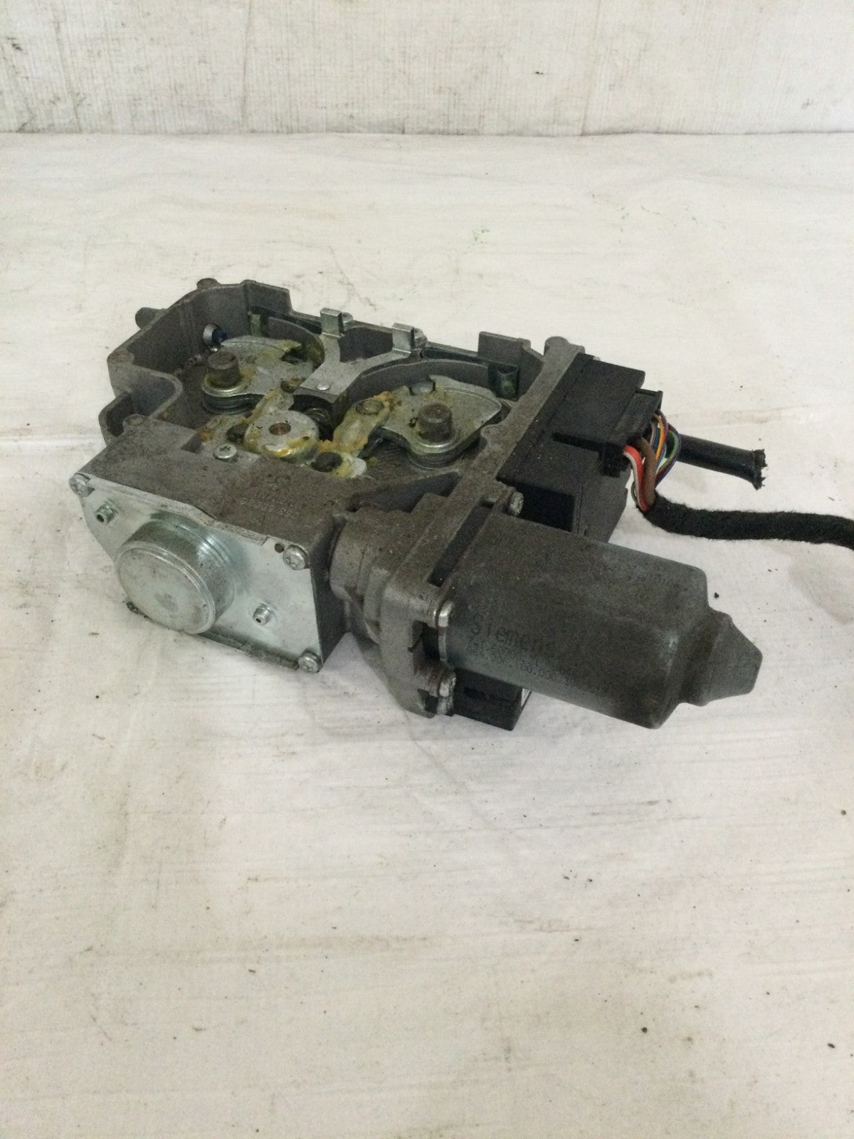 2004 BMW 745I Electronic Emergency Brake Actuator OEM 05360080