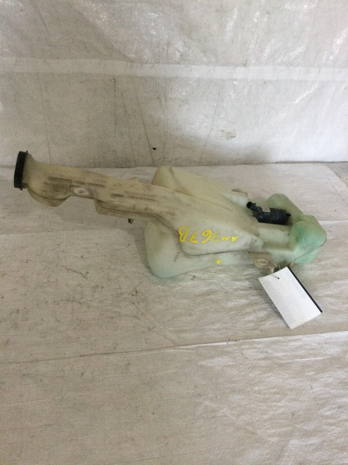 2001 Chevrolet Silverado 2500 Washer Bottle 15060407 OEM