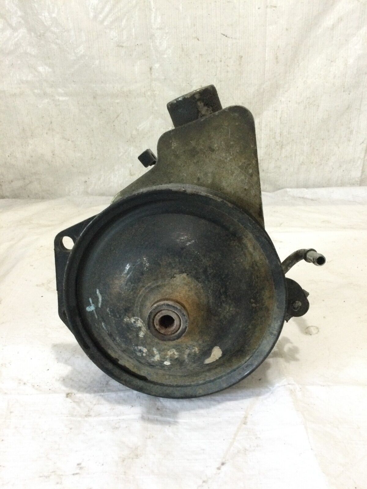 2006-2007 GMC Sierra 2500 HD Power Steering Pump 6.6L Diesel 15909823 OEM