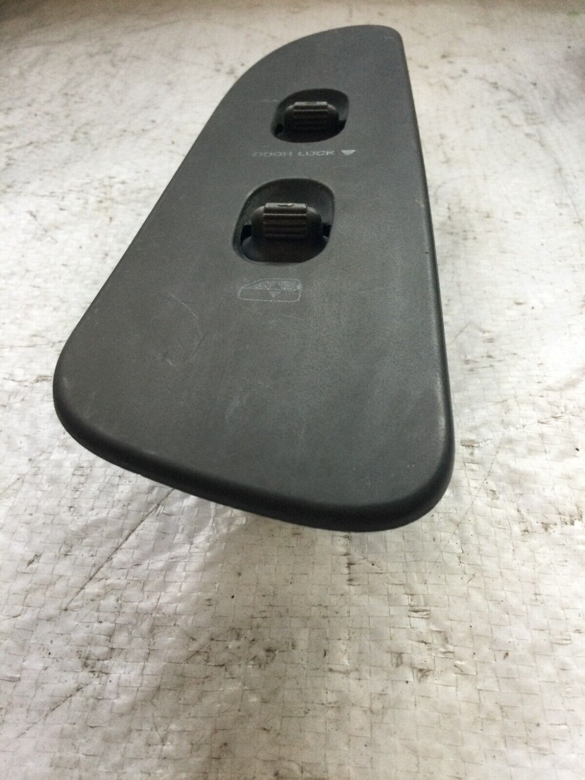 2002-2005 Dodge Ram 1500 2500 passenger power door window Switch OEM