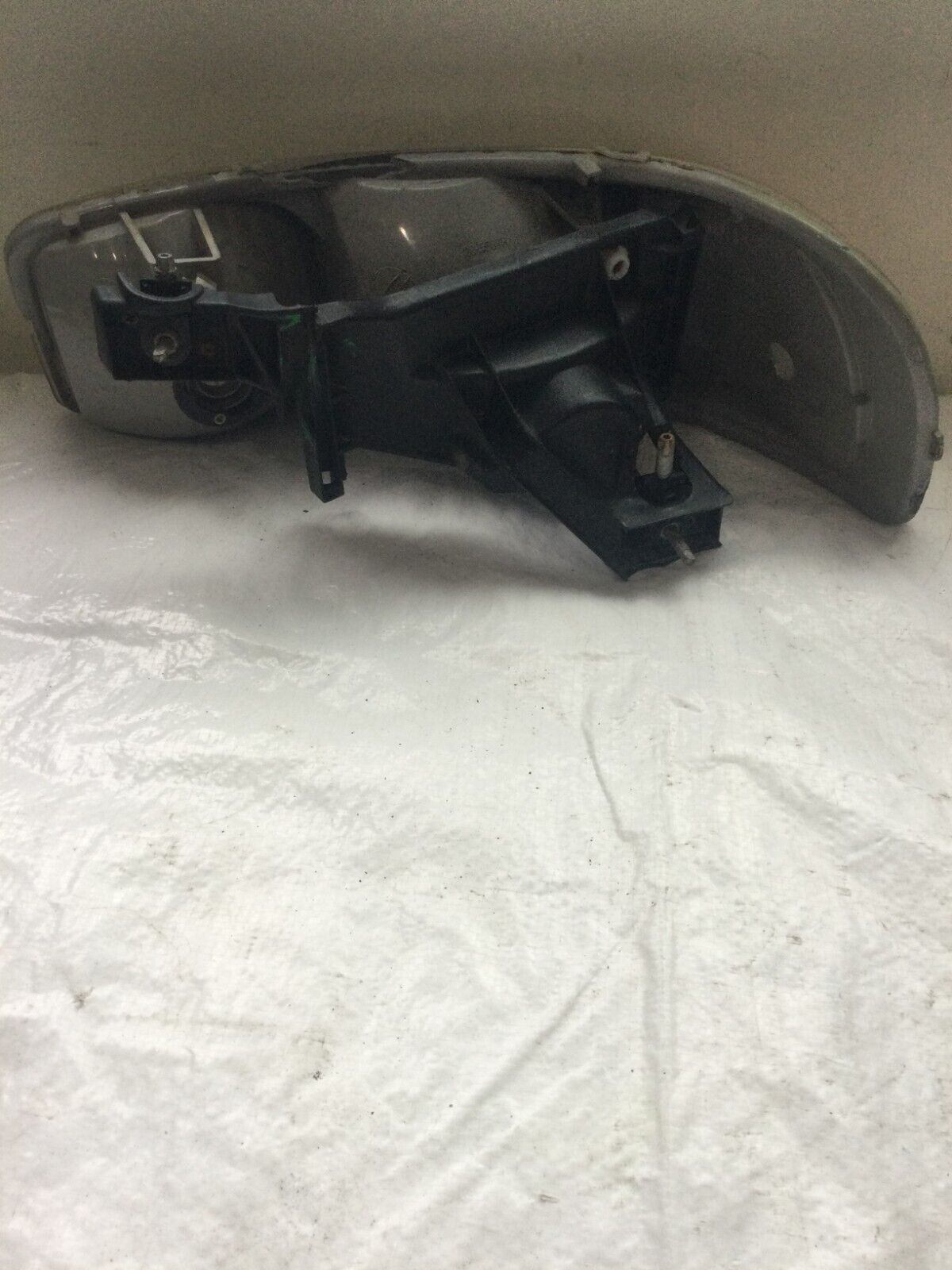 2002 GMC Sierra 1500 Headlight Right Passenger Side OEM RH