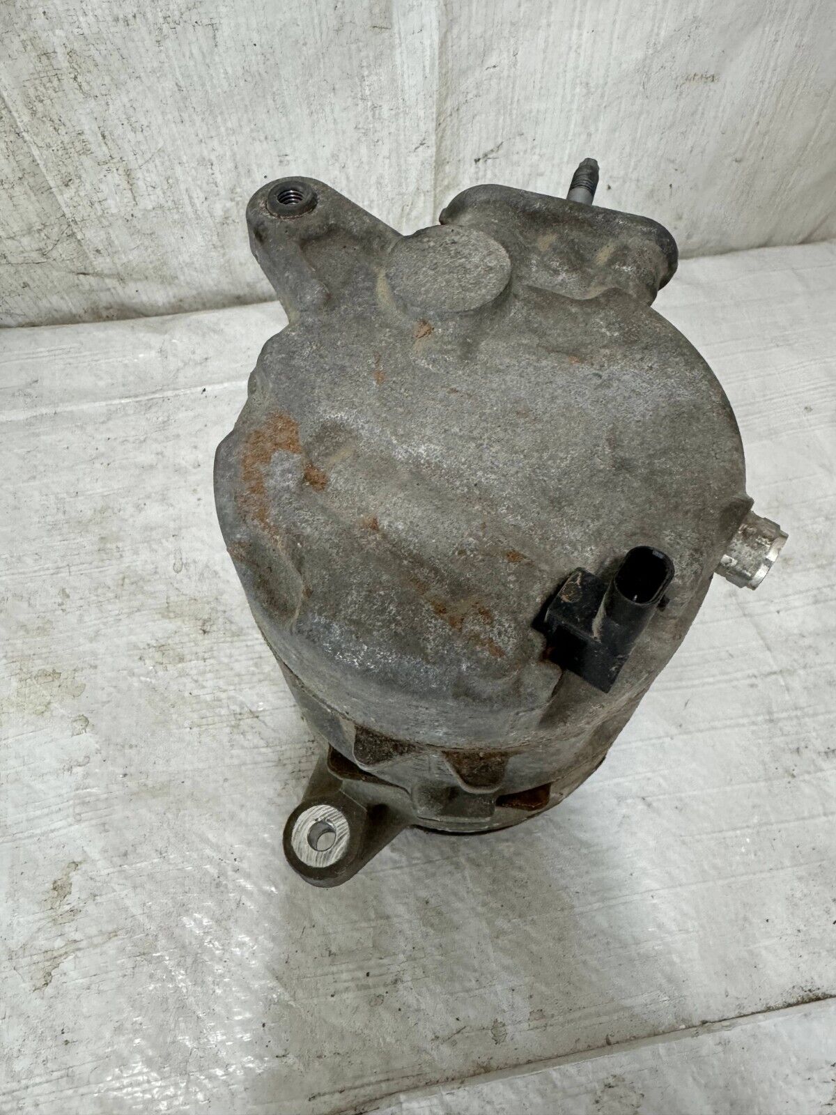 2019 Chevy Silverado 1500 A/C Air Conditioning Compressor Pump OEM 84381868