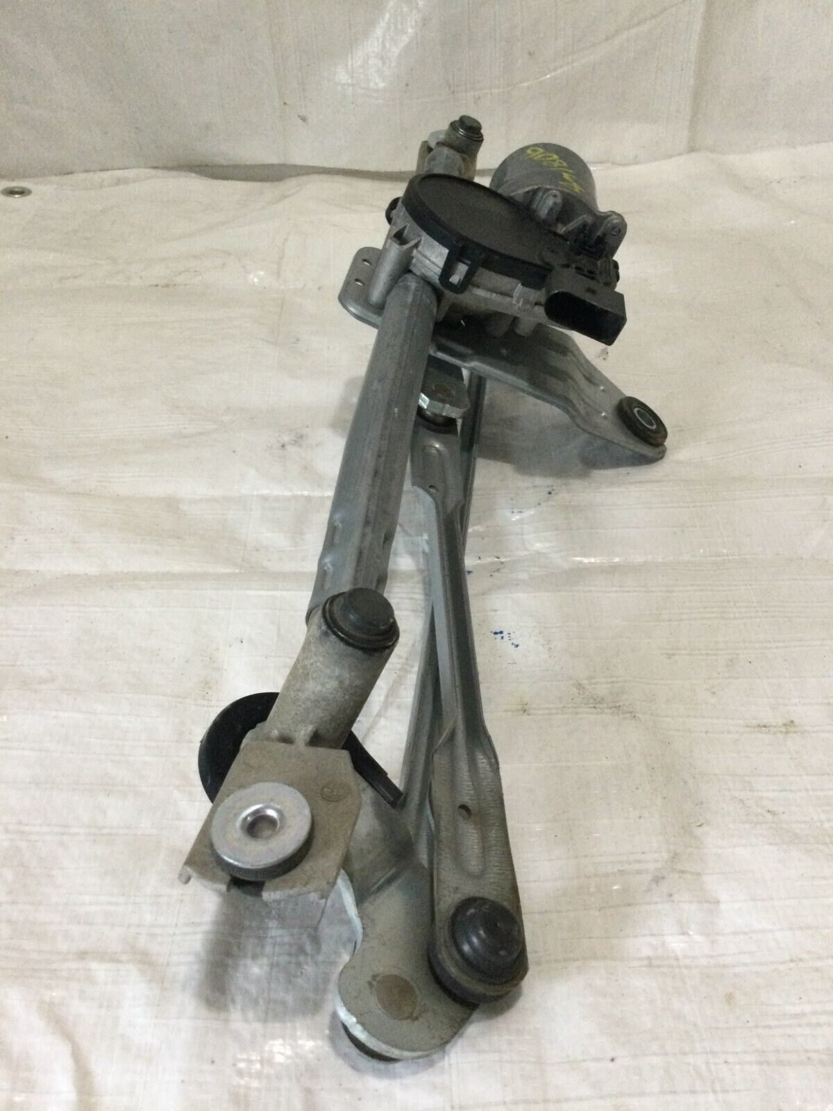 2016-2018 Kia Sorento Front Windshield Wiper Motor w/Transmission Linkage OEM