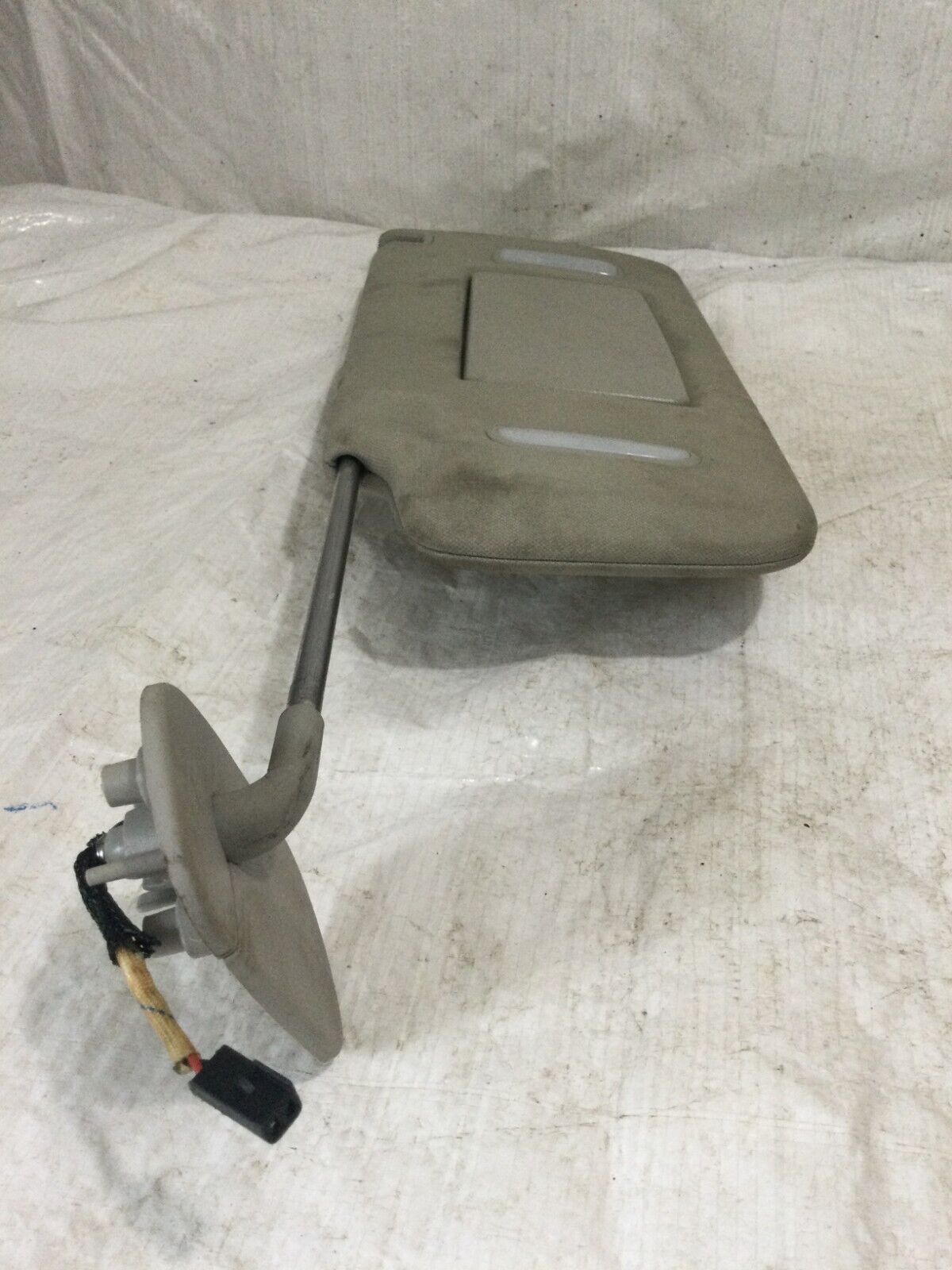 2007 Cadillac Escalade Left Driver  Sun Visor  Illuminated OEM