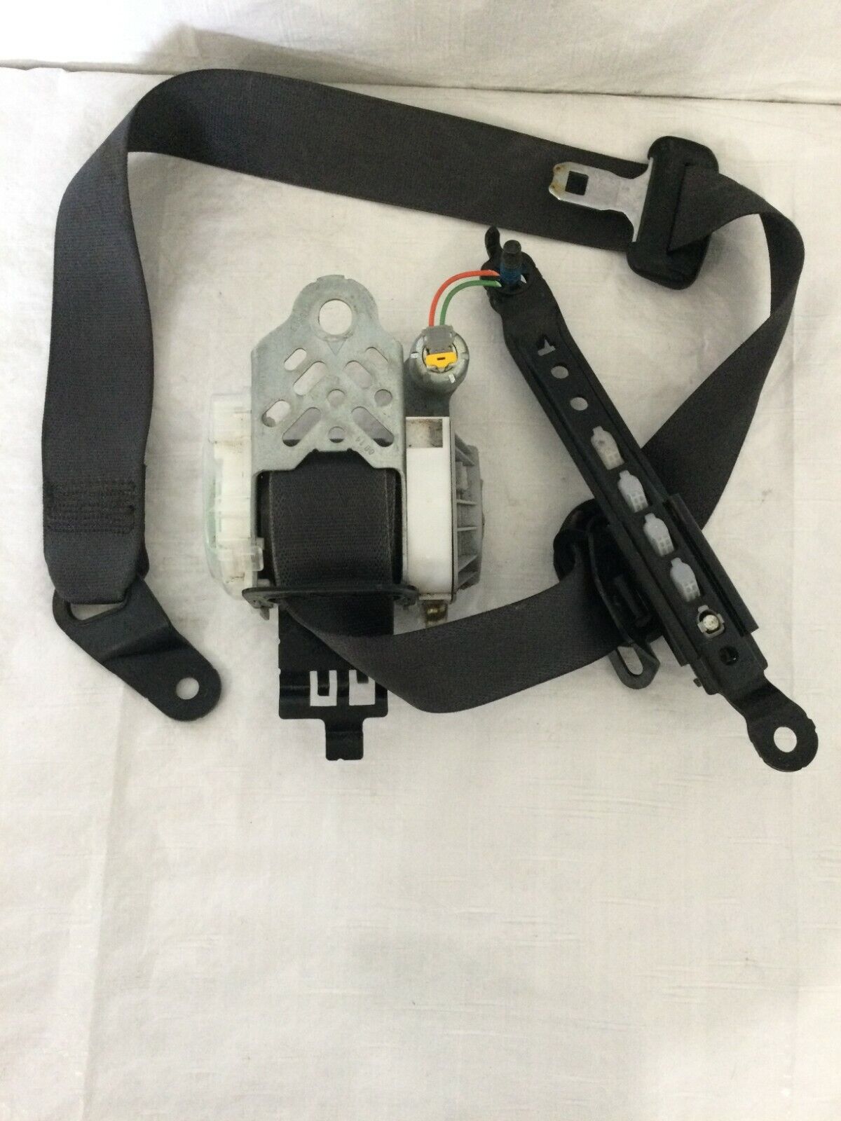 2007 GMC Acadia Front Right Passenger Seat Belt OEM 15806583