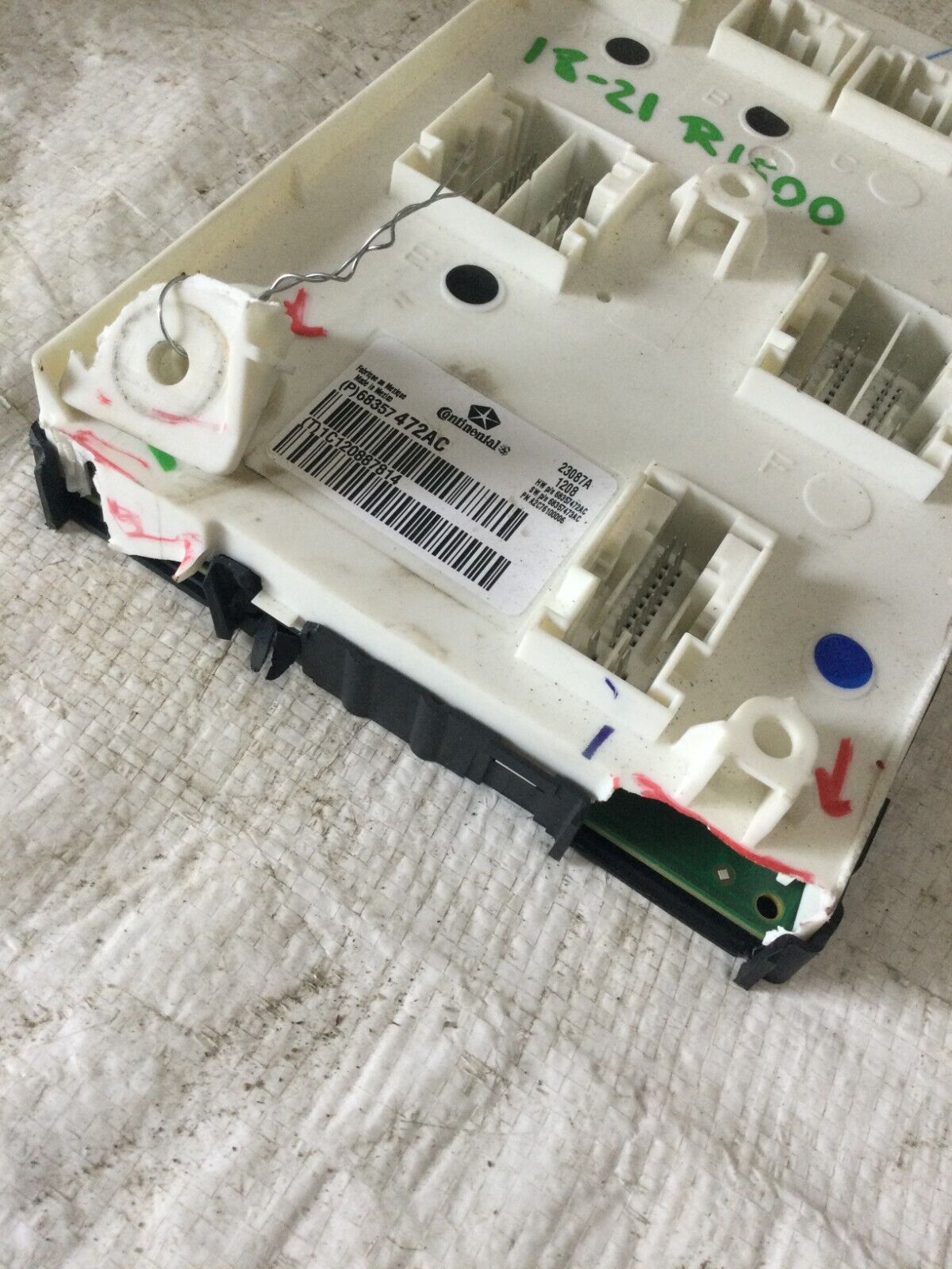 2018 Dodge  Ram  1500   Body Control Module  BCM 68357 472AC OEM