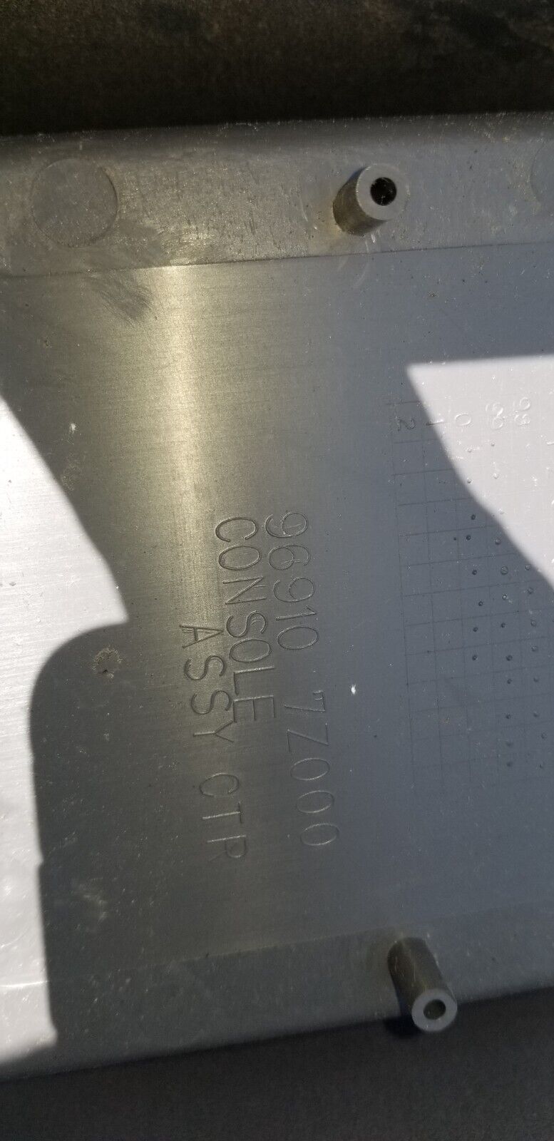 2000-2002 Nissan Xterra Front Console W/ Armrest 96910 7Z000 OEM