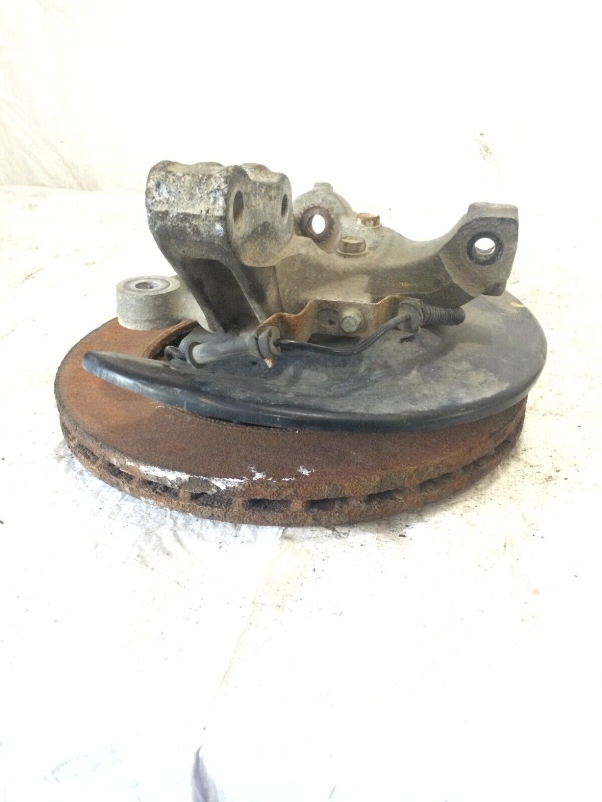2017 Dodge Grand Caravan  Front Left Spindle Knuckle Bearing Hub 0473579AB OEM