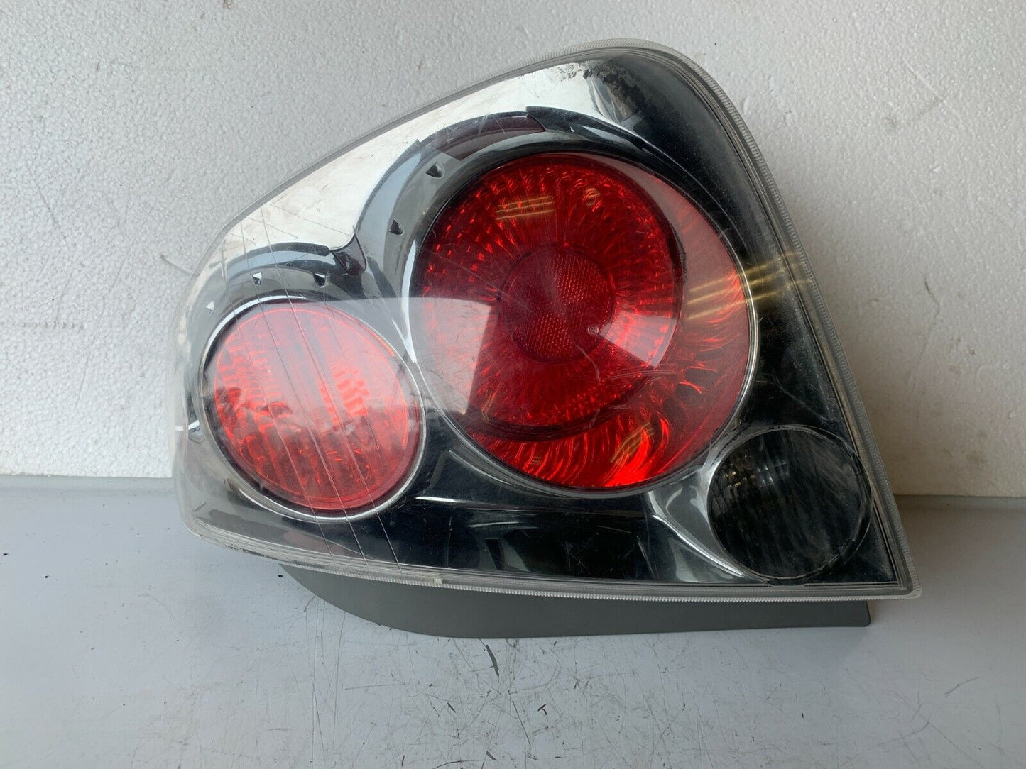 2006 Nissan Altima Tail Light Lamp Rear Right Passenger Side OEM RH