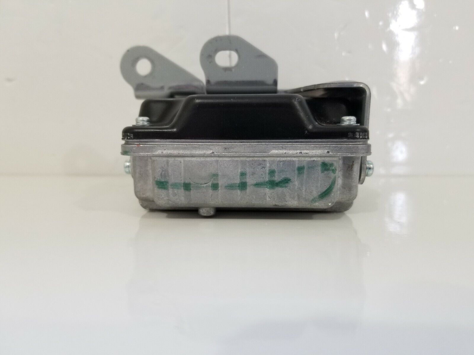 2019 Jeep Compass Power Inverter Module 68202292AA OEM 