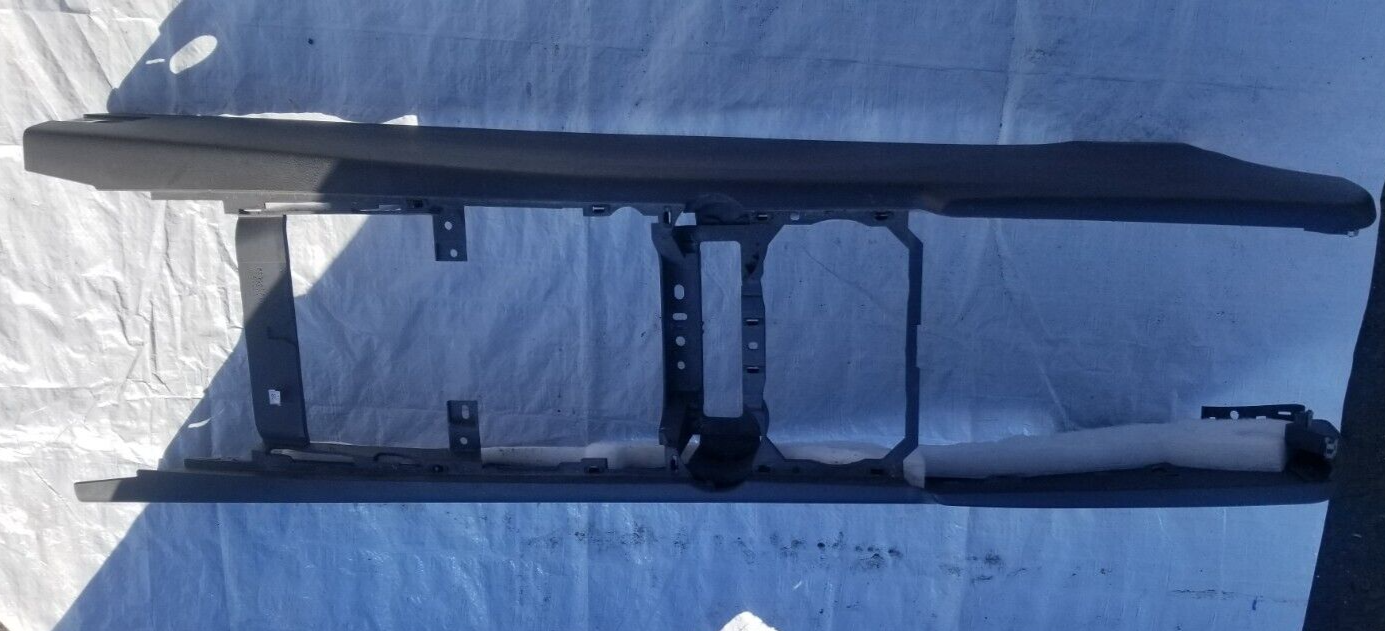 2004-2007 Volkswagen Touareg Center Console Storage Compartment Frame OEM