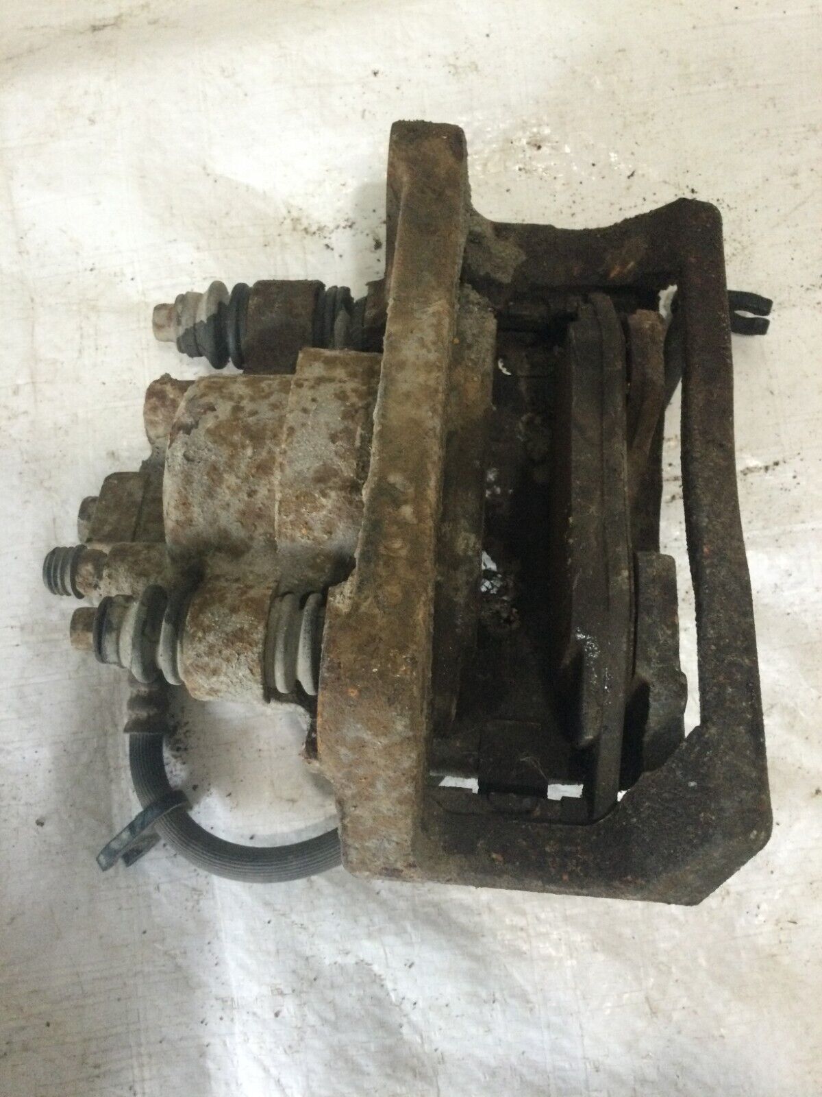 2004 - 2006 Dodge  Ram 1500 Rear Right  Brake  Caliper OEM