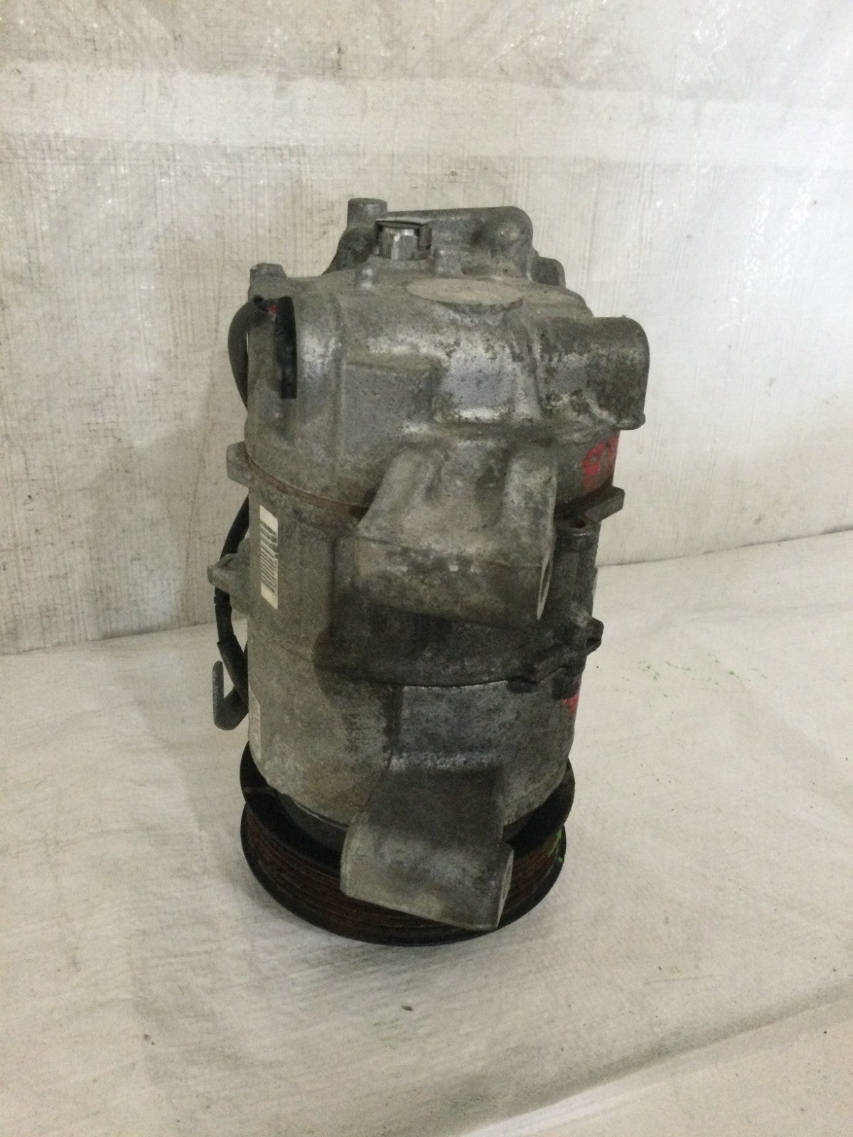 2018 Nissan Rogue 2.5L A/C Air Compressor OEM 92600 4BB2A MARKED DAMAGE