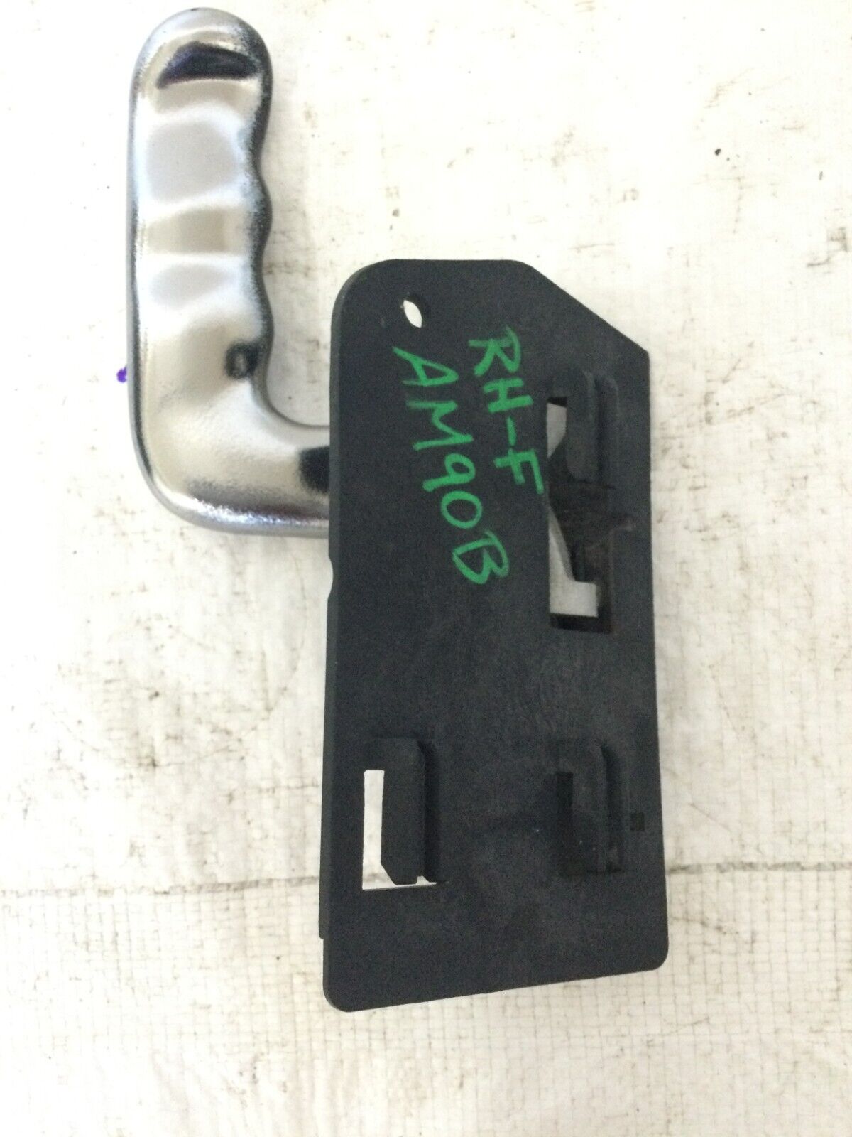 2003-2006 Cadillac Escalade EXT Front Right Interior Chrome Door Handle OEM