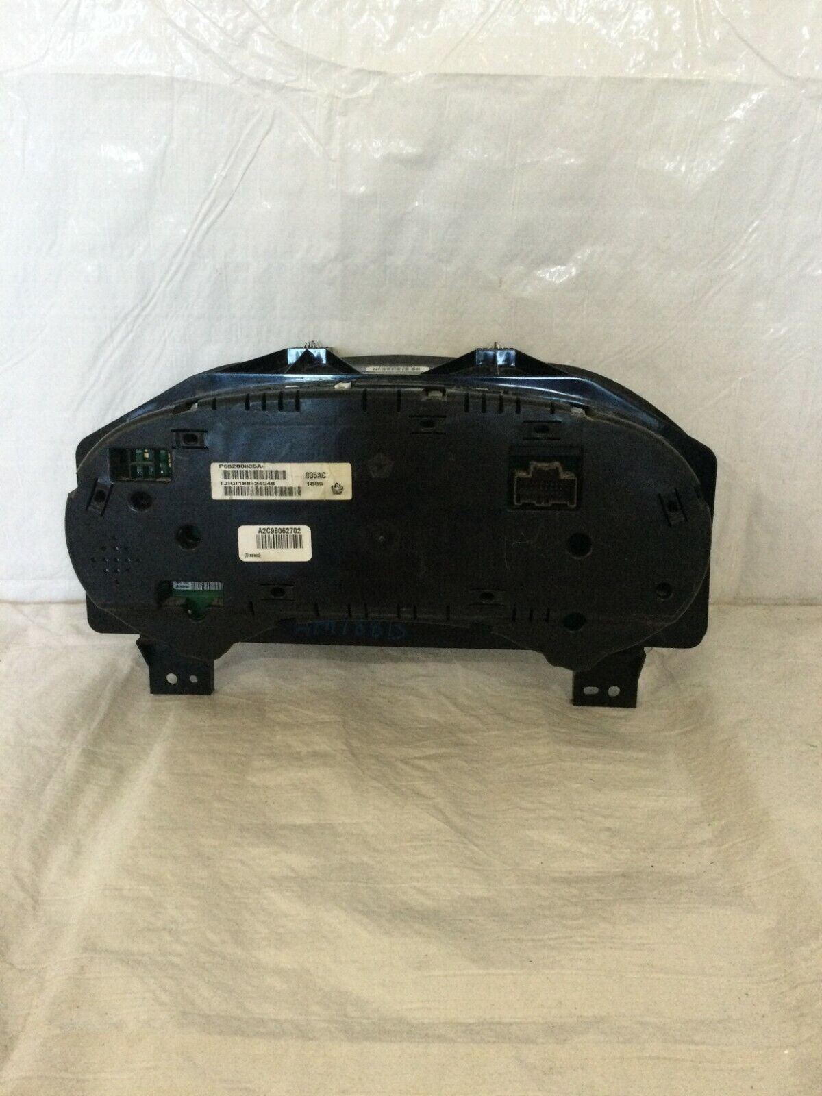 2016-2017 Dodge Ram 1500 Speedometer Cluster 68280835AC KPH OEM