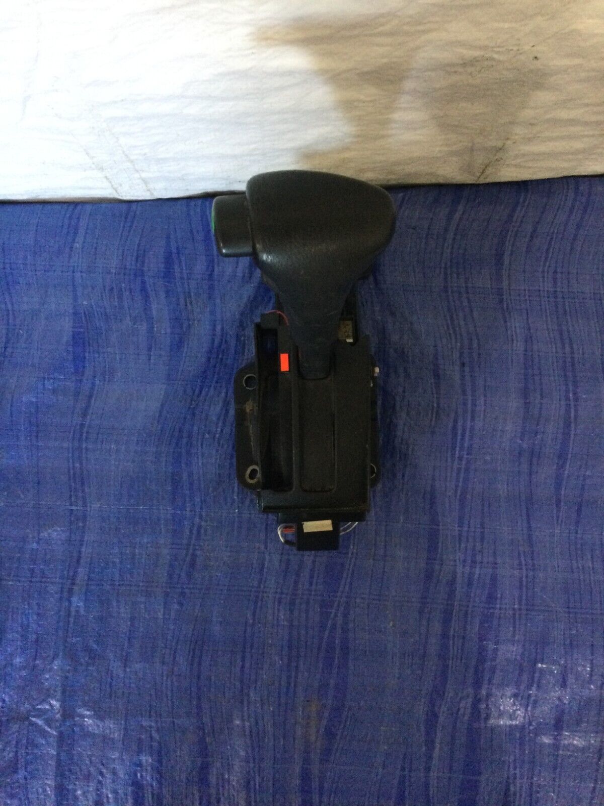 2002 Nissan Frontier  Floor Shifter Assembly OEM