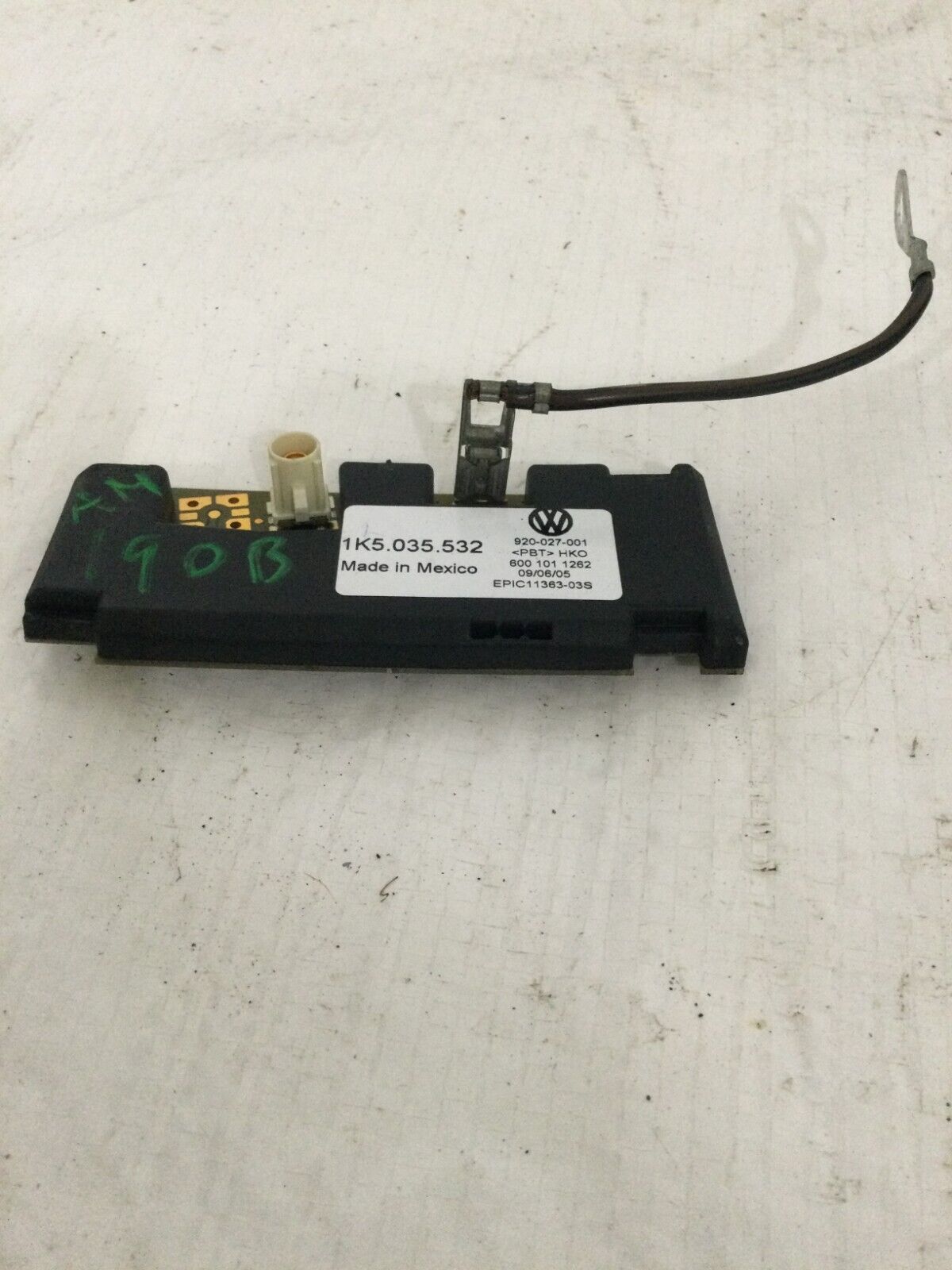 2006 VW Jetta Antenna Amplifier Booster Switch Unit 1K5 035 532 K OEM