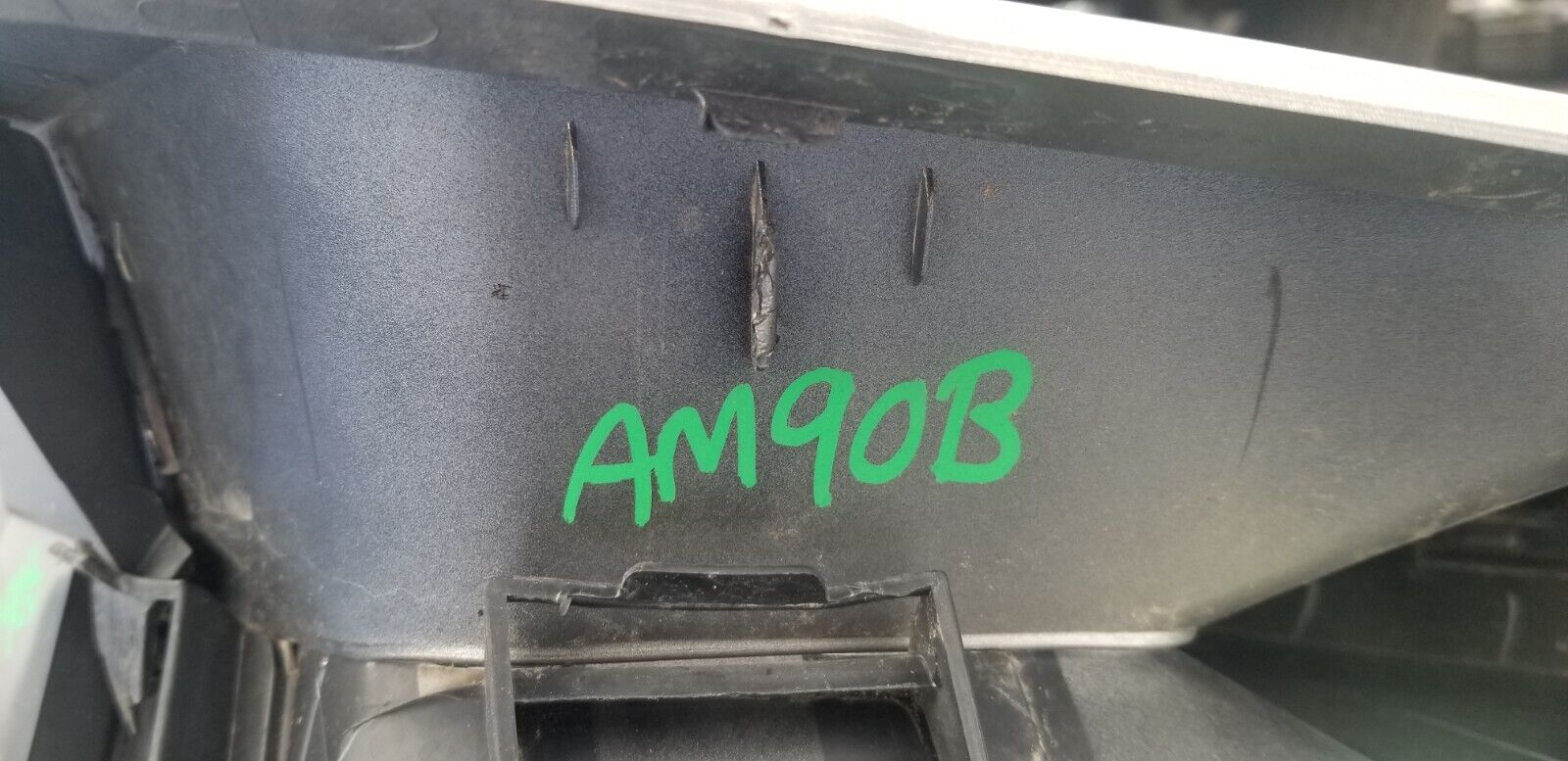 2003-2006 Cadillac Escalade EXT  Right Pass Side Outer Sail Panel Pillar OEM