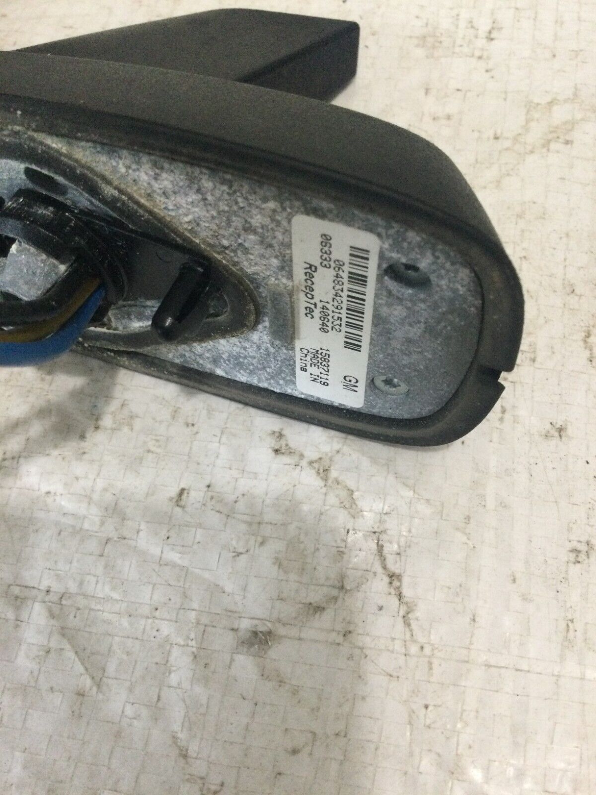 2007-2009 Escalade Roof Mounted Antenna 15837119 OEM
