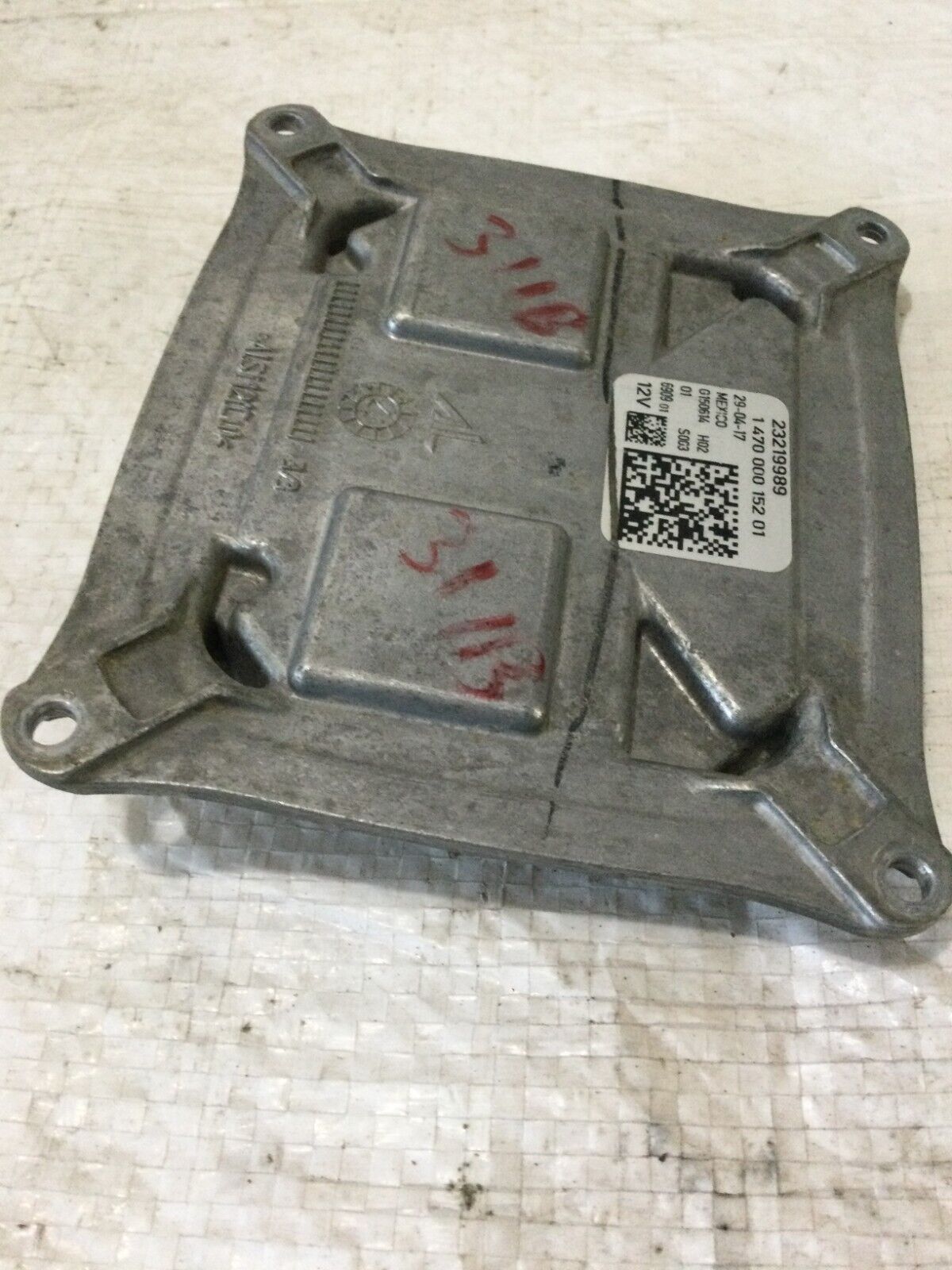 2017 GMC Sierra 1500 Xenon HID Headlight Ballast Left Module 23219989 OEM