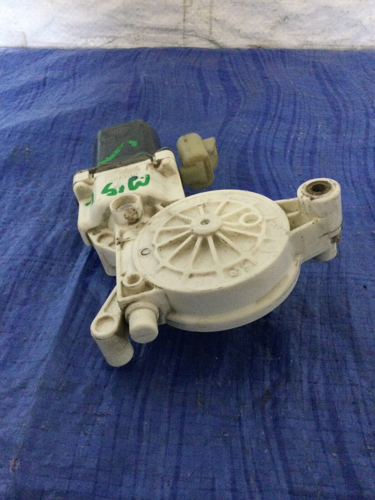 2007-2008 Cadillac Escalade ESV Rear Left Power Window Motor OEM