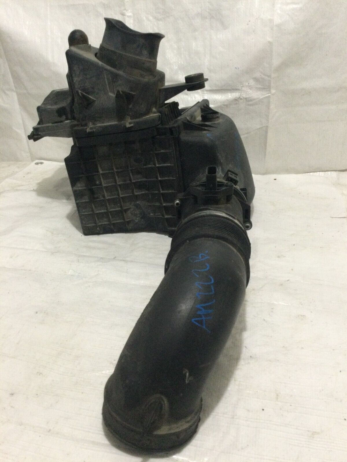 2004 BMW 7-Series  Air Box  Cleaner  OEM