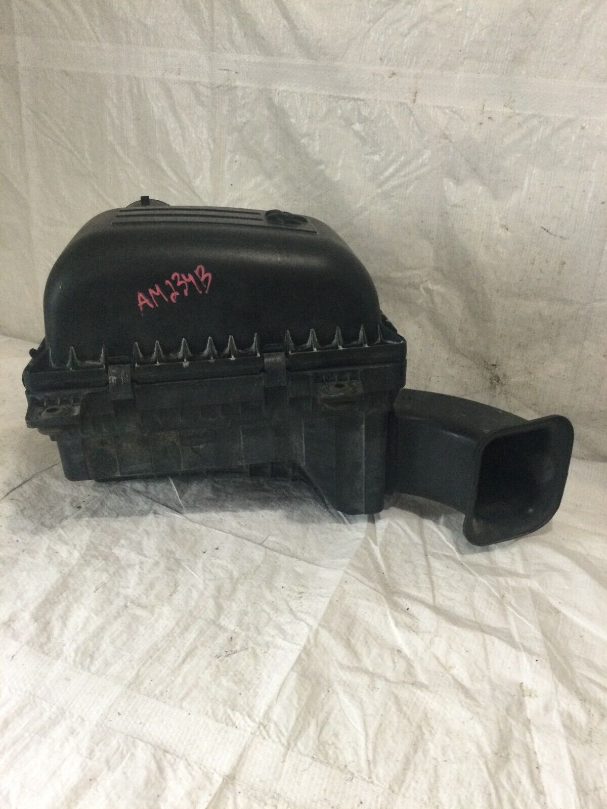 2006 Dodge Ram 1500 Air Cleaner Filter Box  5.7L  OEM