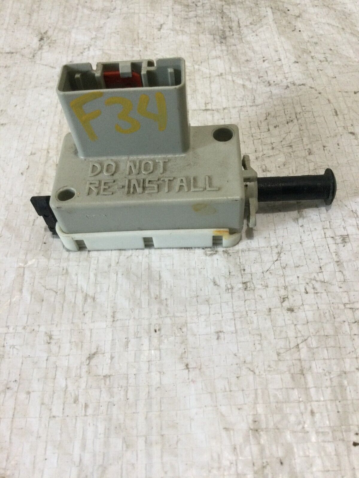 2005 DODGE RAM 1500 BRAKE PEDAL SWITCH OEM 56045043AC