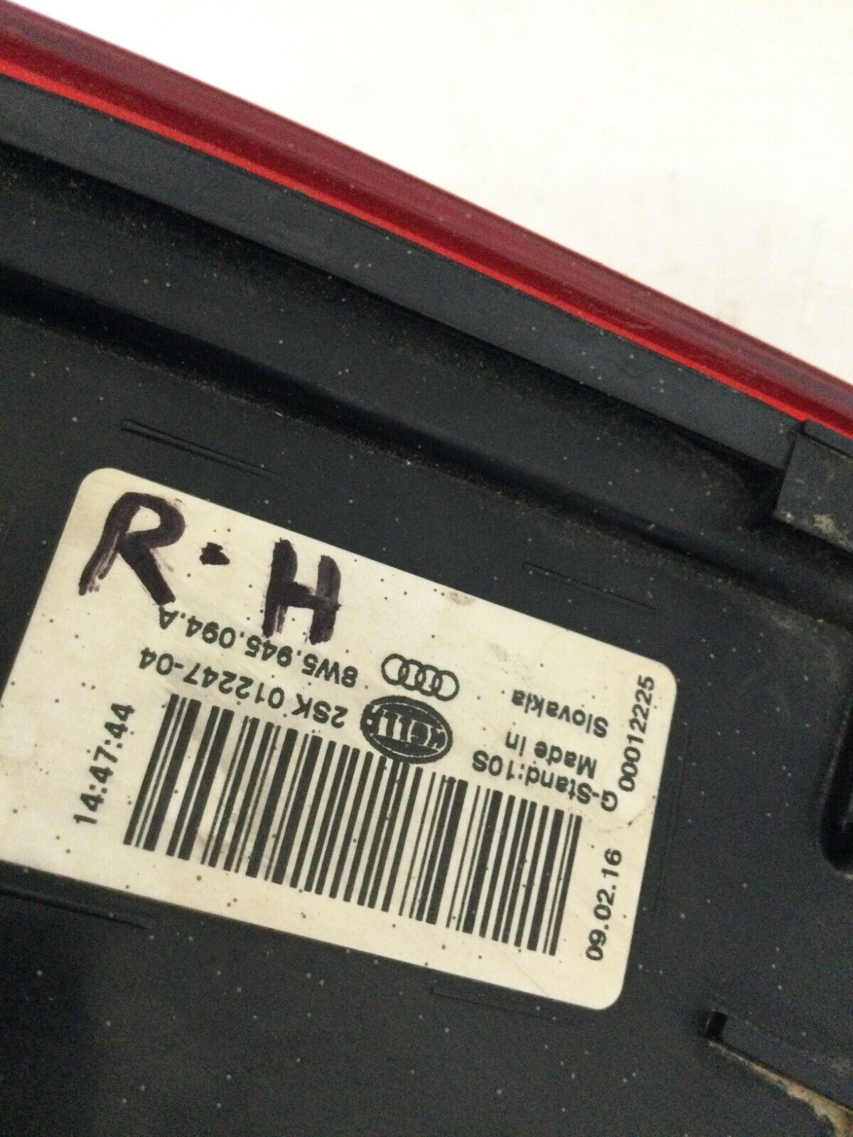 2017-2019 Audi A4 Right Rear Inner Taillight Lamp 8W5945094A OEM