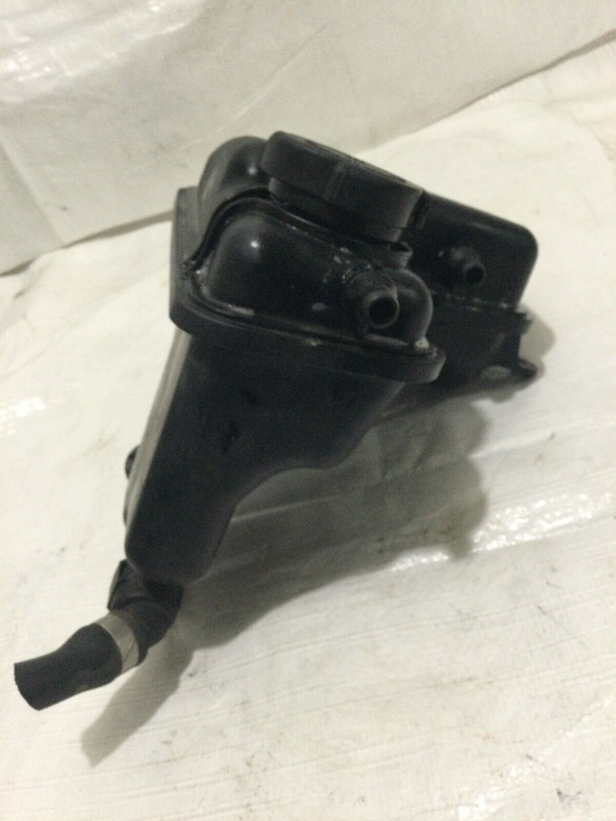 2004 BMW 745I Radiator Coolant Tank Reservoir OEM 7508008