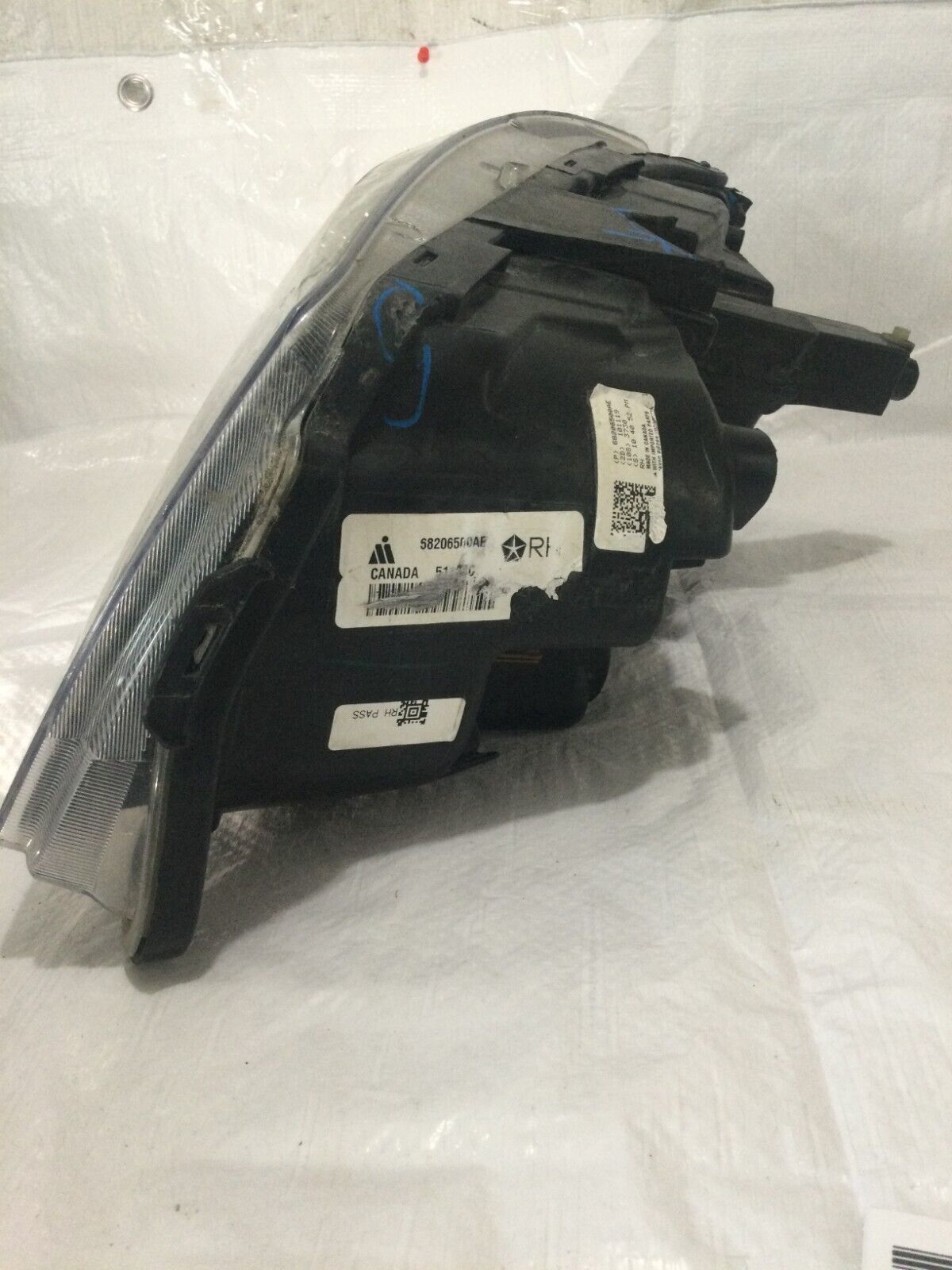 2020 Dodge Grand Caravan Right Passenger Side Headlight Halogen 68206500AE Black