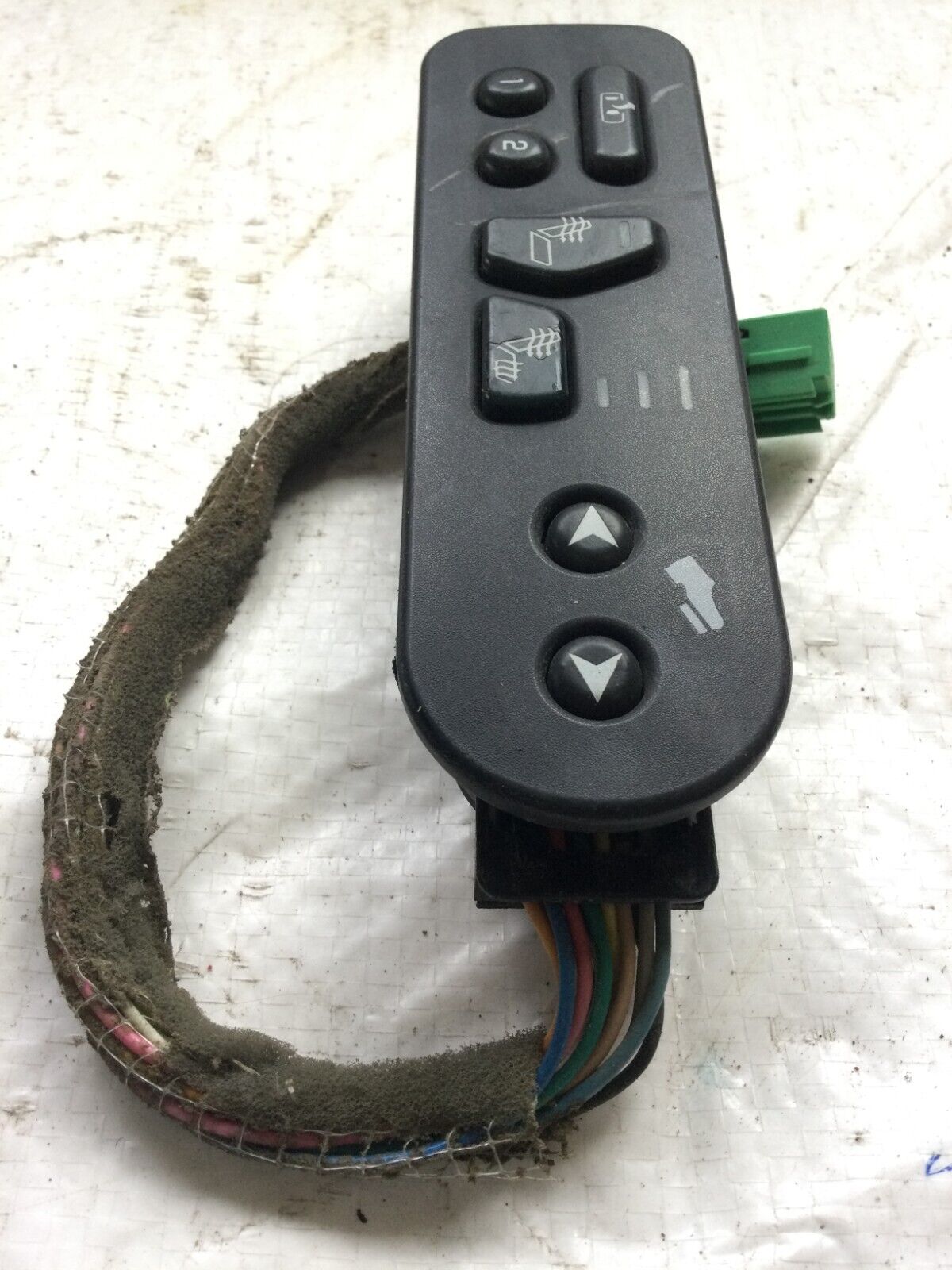 2003-2006 GMC Sierra 1500 Front Left Heater Memory Seat Pedal Switch OEM