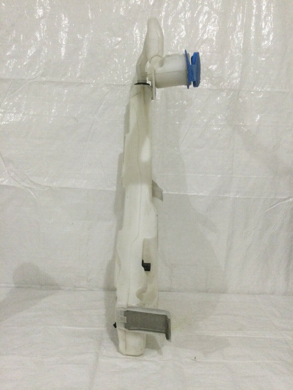 2007 Volkswagen Touarag Windshield Washer Fluid Reservoir Tank OEM 7L0955453D 
