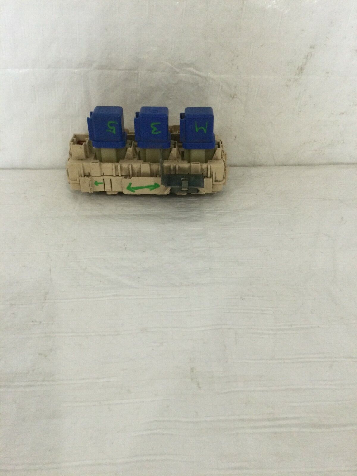 2001 Nissan Xterra Cabin Fuse Box OEM 