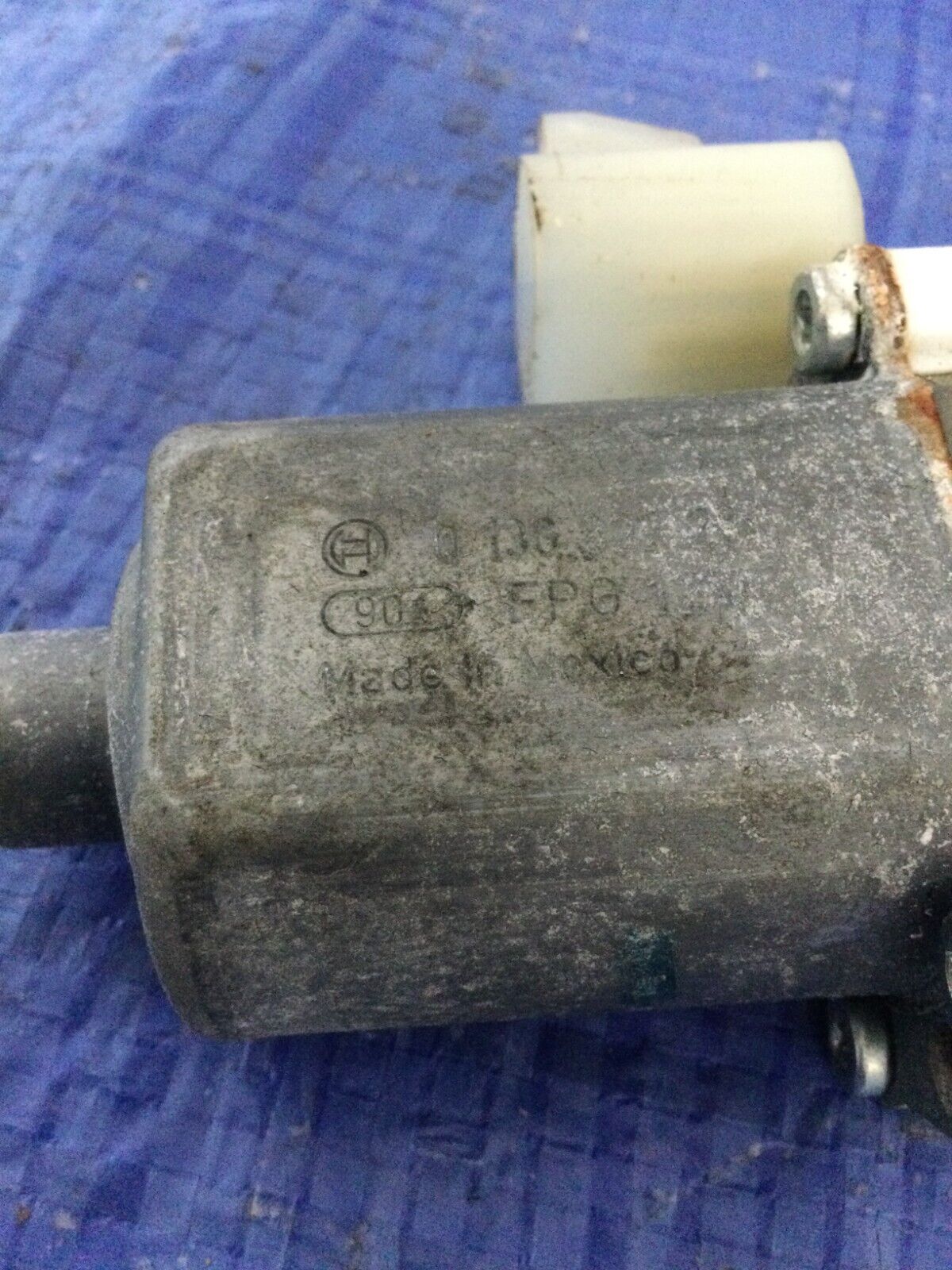 2007-2008 Cadillac Escalade ESV Right Rear Power Window Motor OEM
