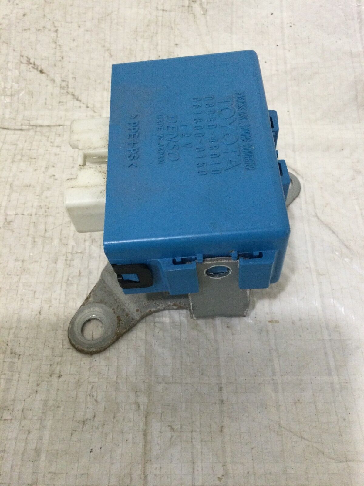 2003 Toyota Highlander Towing Converter Module  08940-48010 OEM